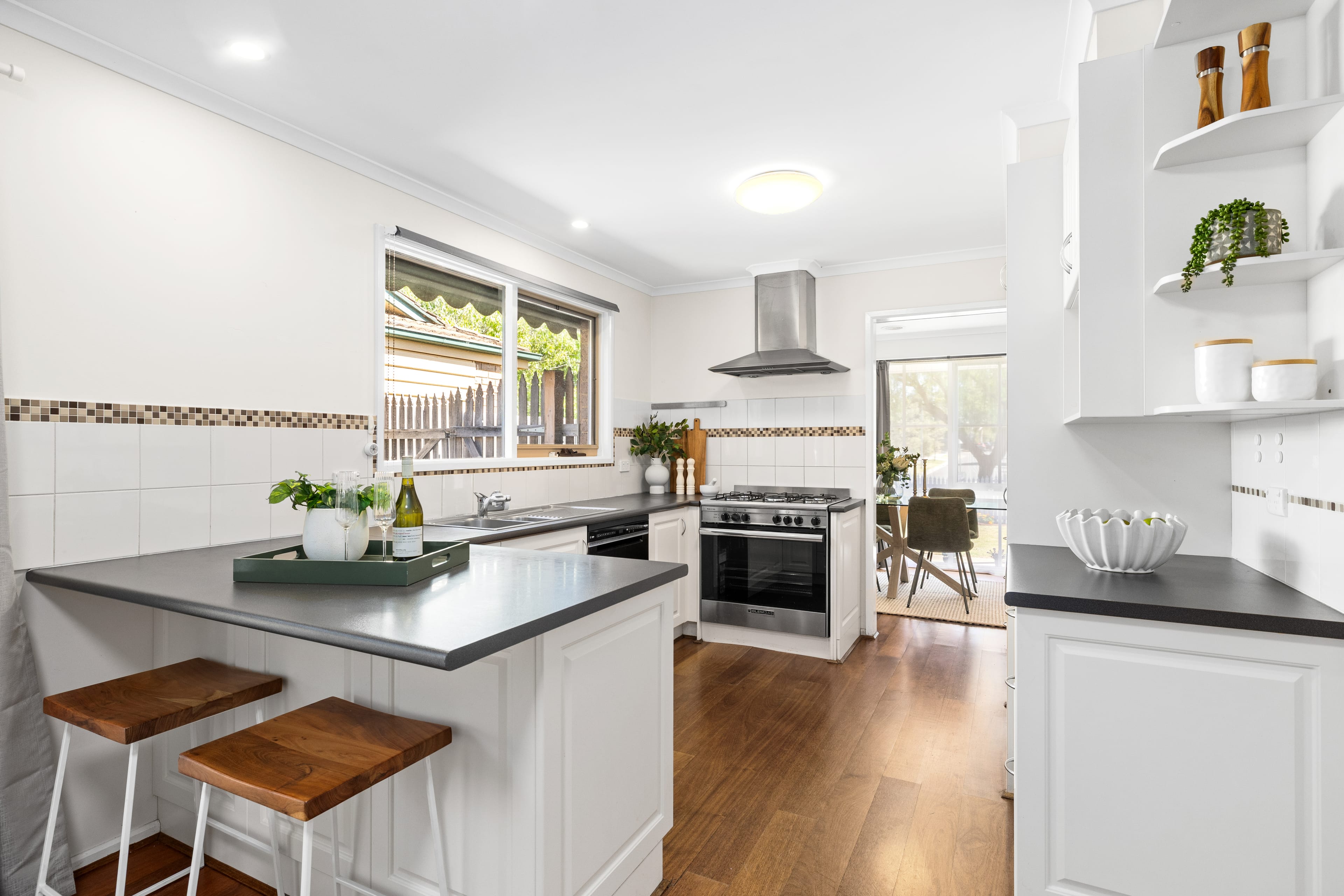9 Hancock Drive, Ferntree Gully — listing photograph 7