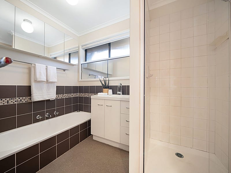 5 Manuka Drive, Ferntree Gully — listing photograph 8