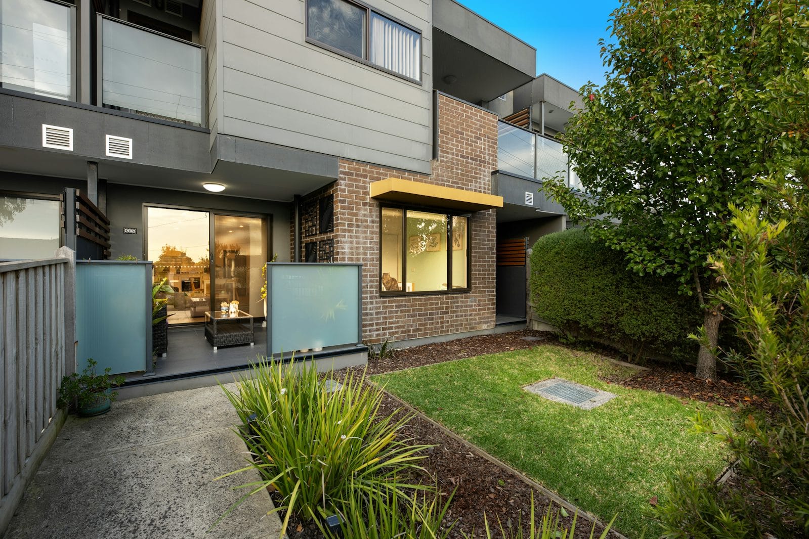 G15/9 Mountain Gate Drive, Ferntree Gully — listing photograph 3