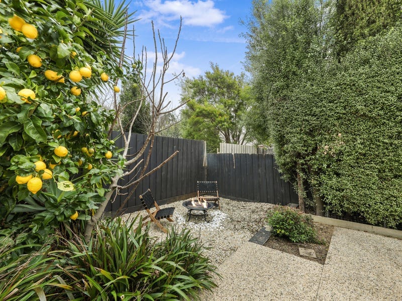 2 Mountain Ash Court, Upper Ferntree Gully — listing photograph 12