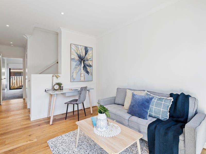 2/8 Hillview Avenue, Rowville — listing photograph 7
