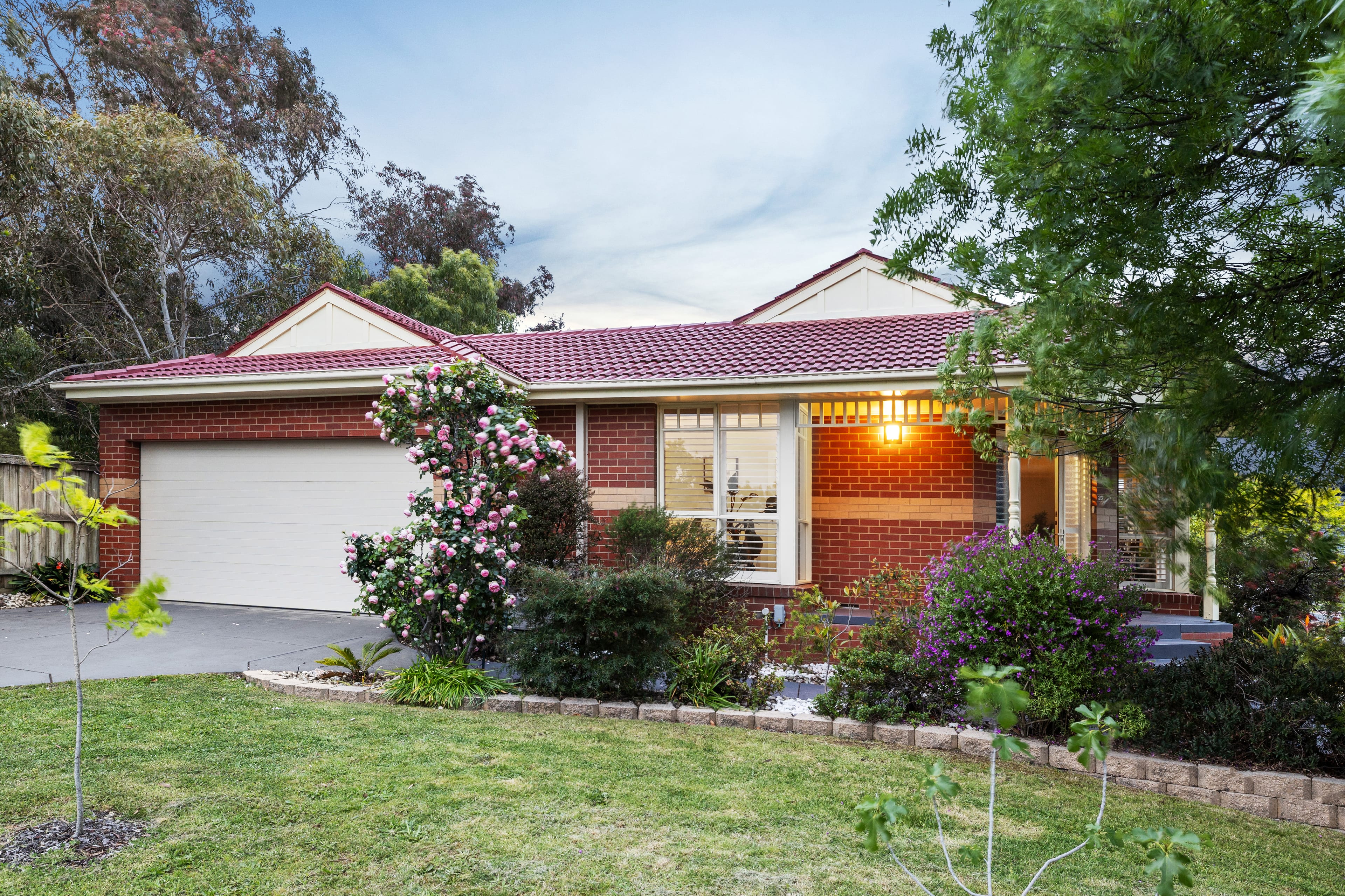 23 Glenwood Grove, Knoxfield — listing photograph 3