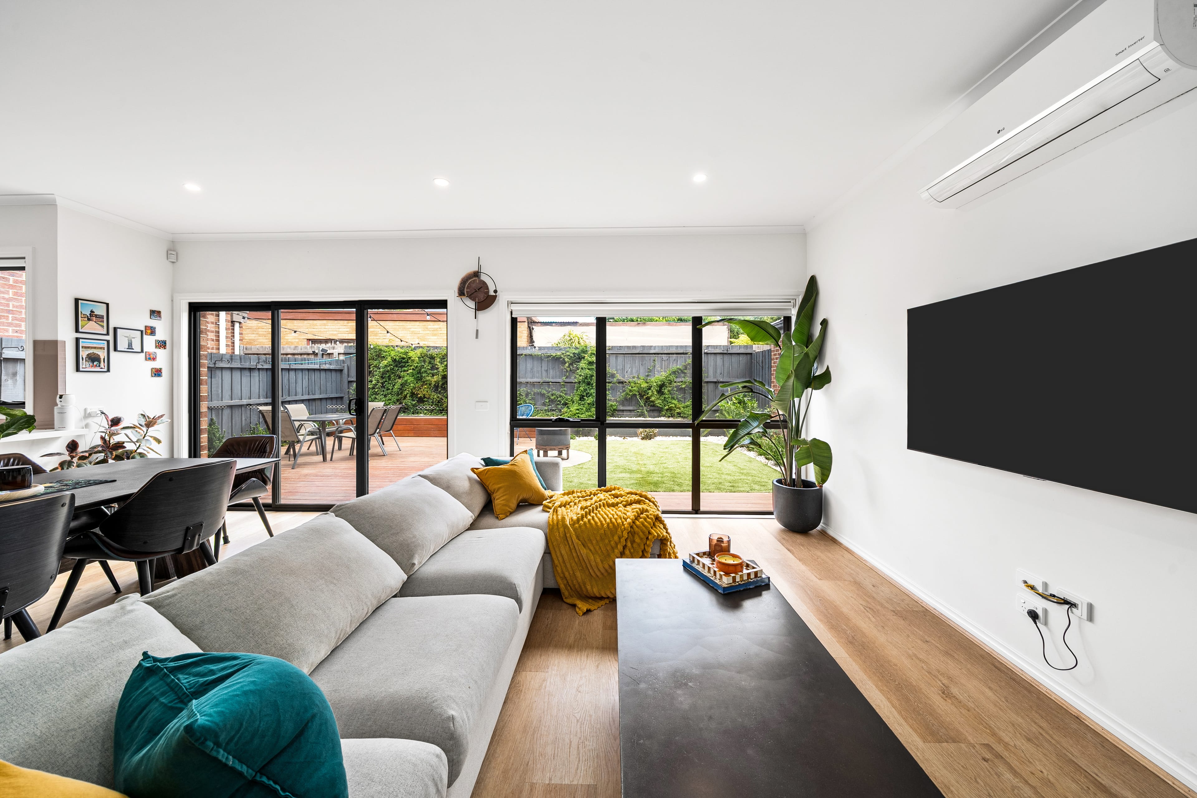 2/13 Rawlings Avenue, Ferntree Gully — listing photograph 3