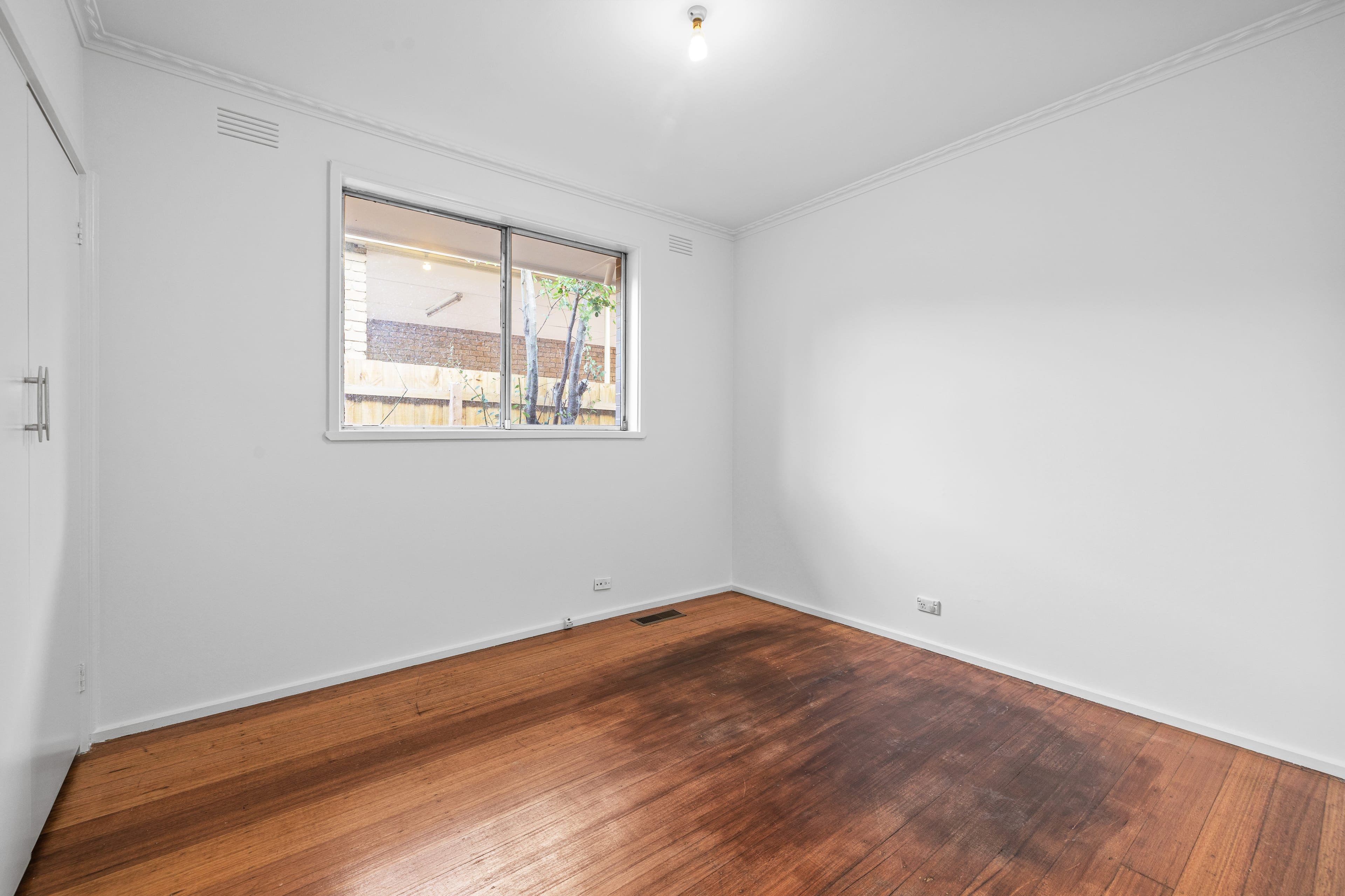 9 Enfield Drive, Bayswater — listing photograph 13