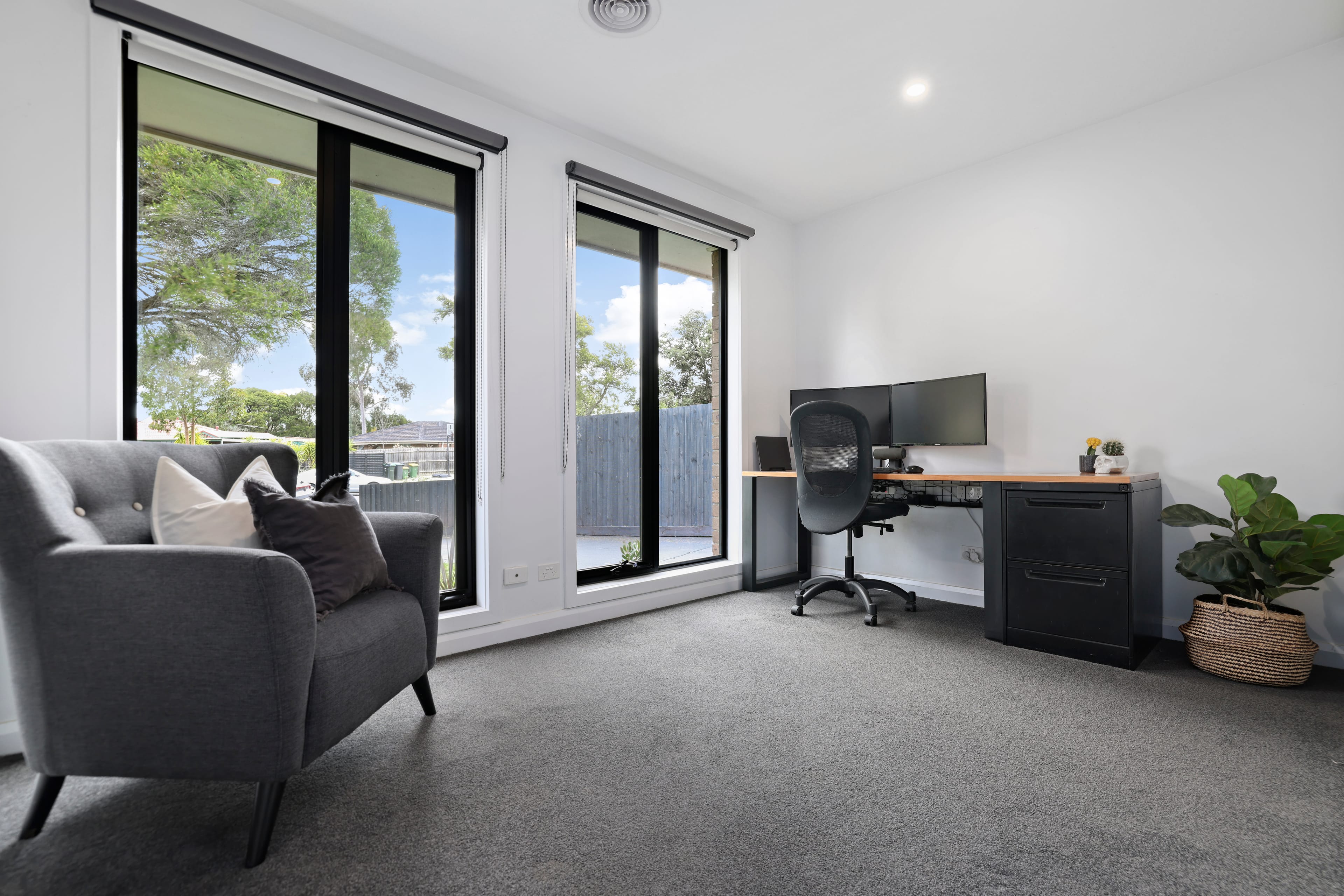 10 Homewood Close, Ferntree Gully — listing photograph 9