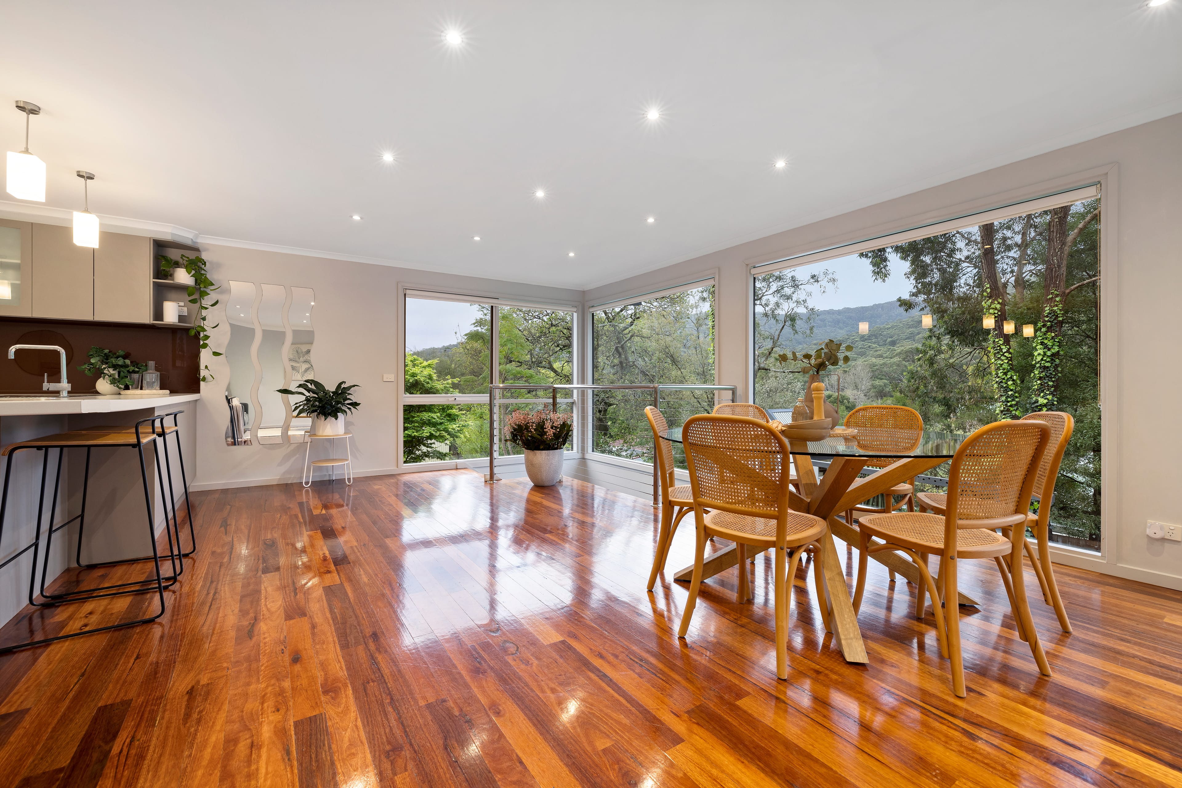 19 Bates Avenue, Upper Ferntree Gully — listing photograph 6