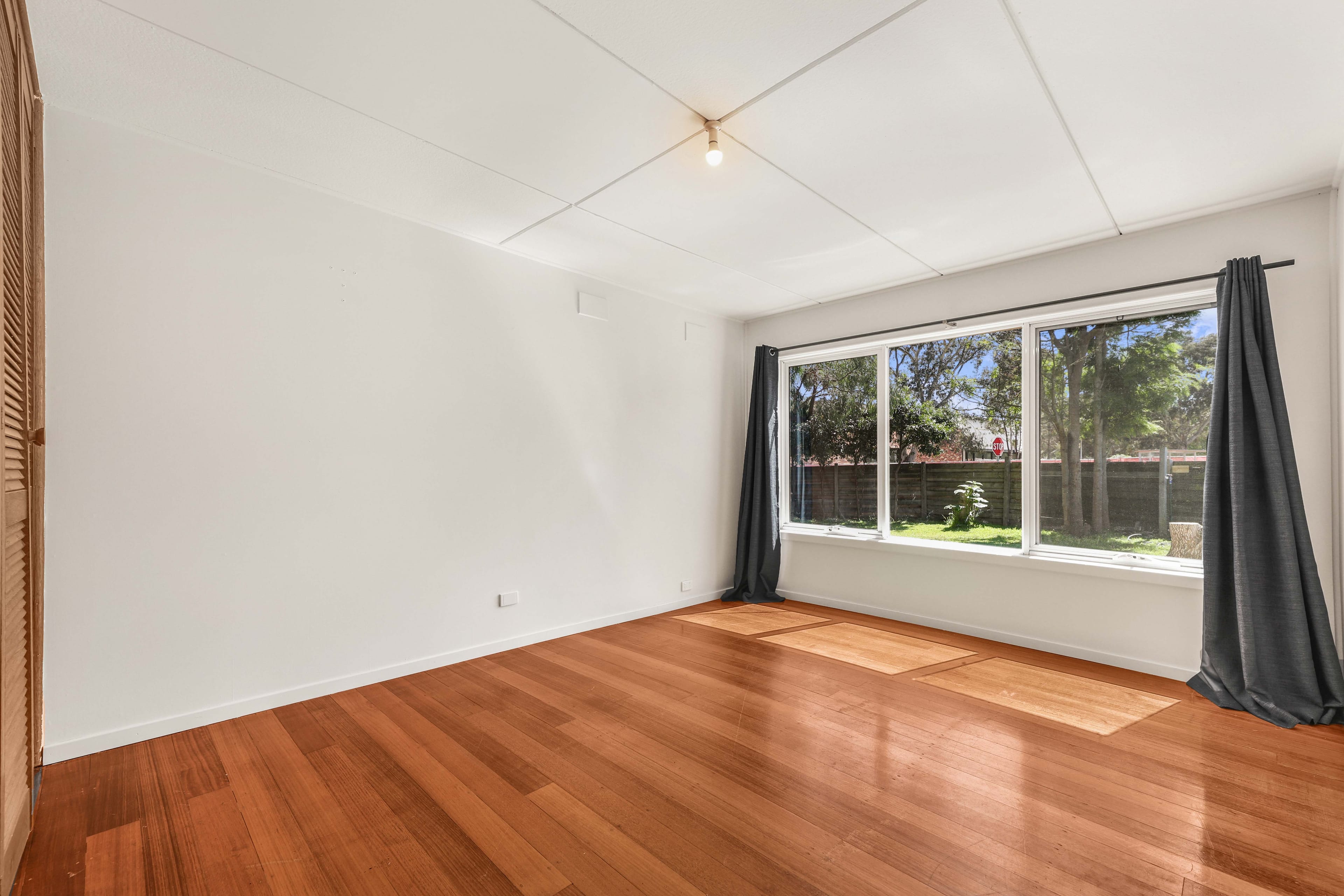 2 Loretto Avenue, Ferntree Gully — listing photograph 8