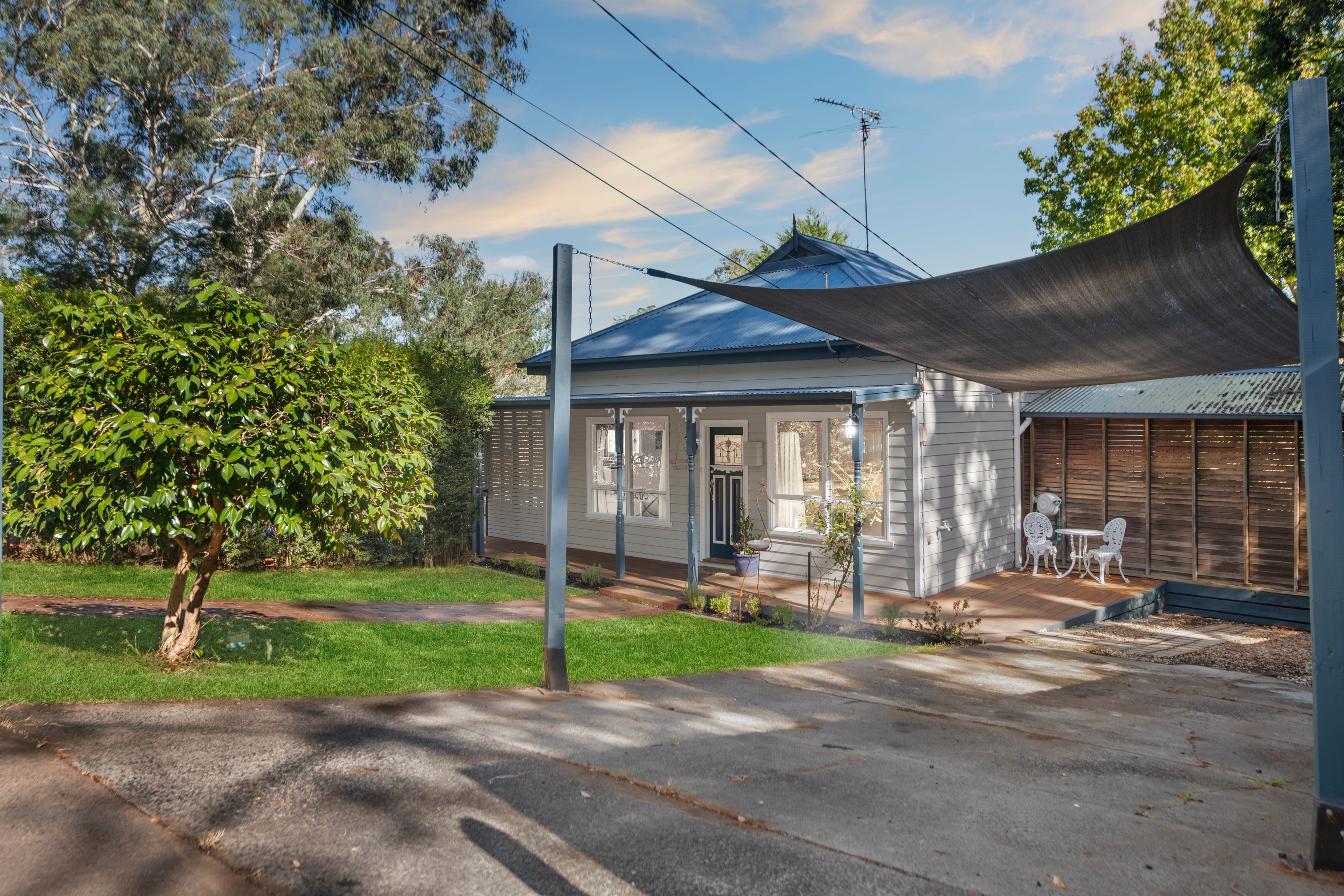 43 Joan Avenue, Ferntree Gully — listing photograph 2