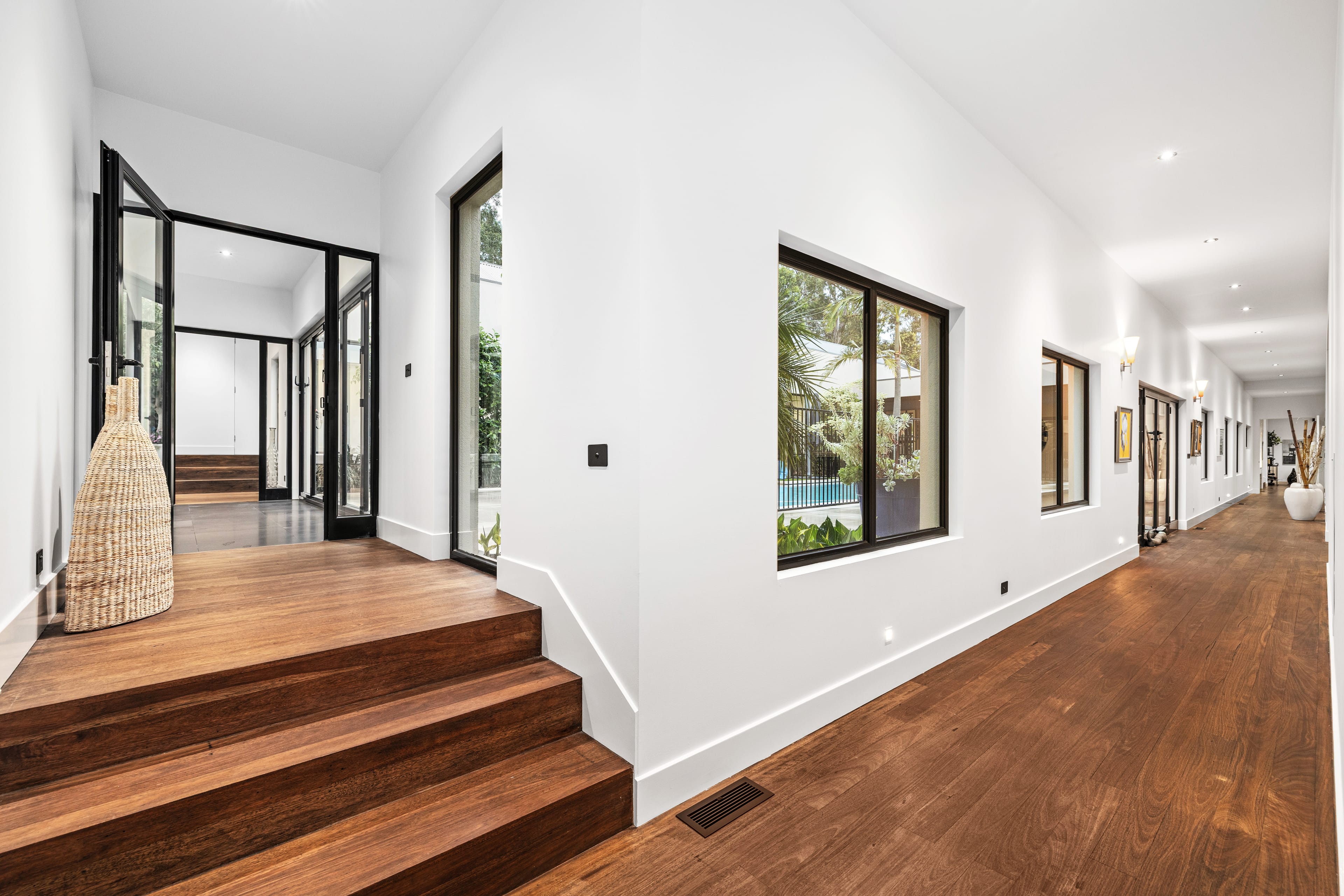4 Meadowbank Close, Lysterfield South — listing photograph 21