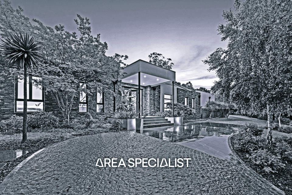 4 Meadowbank Close, Lysterfield South — listing photograph 1