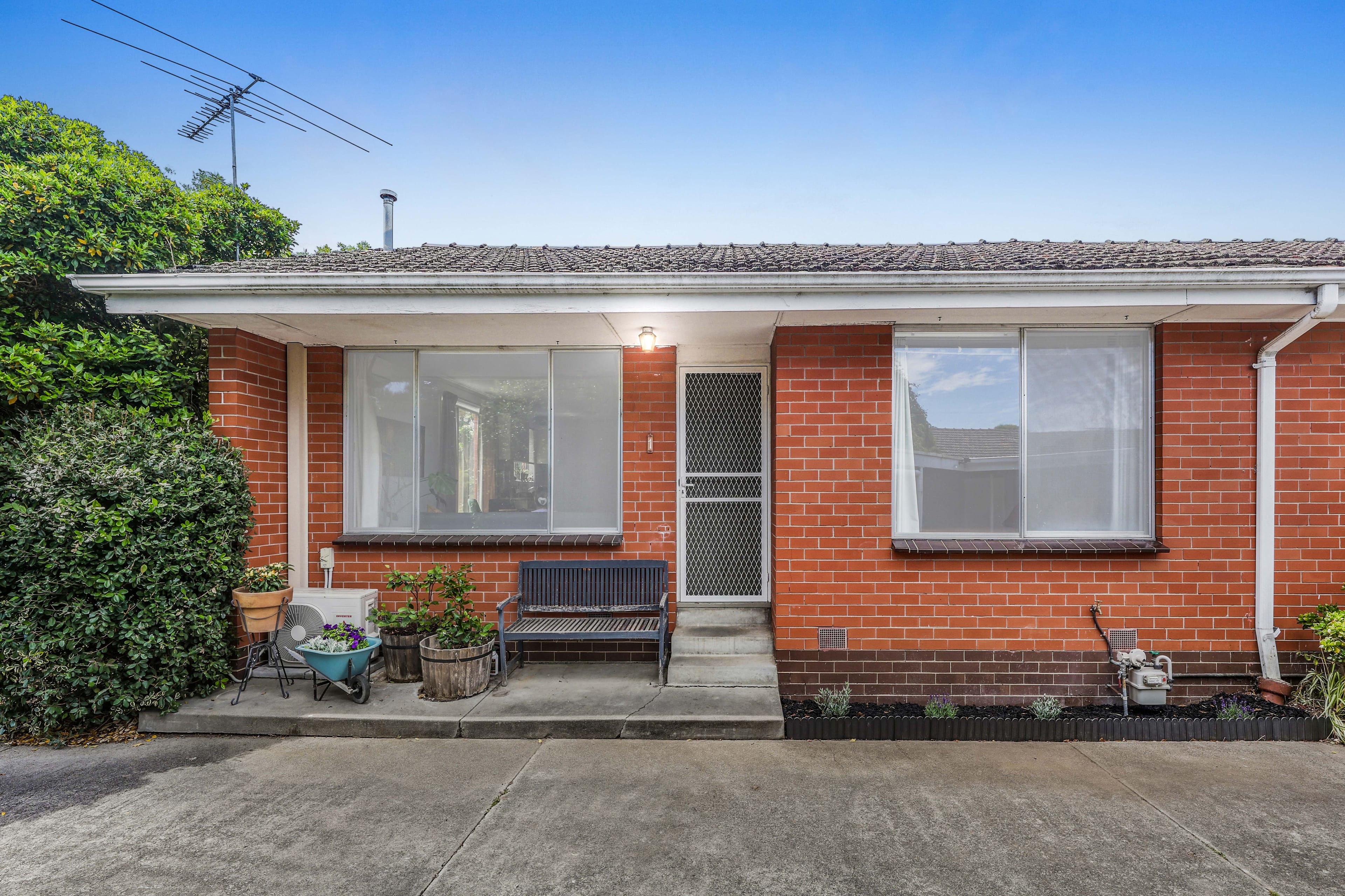 1/68 Station Street, Bayswater — listing photograph 2