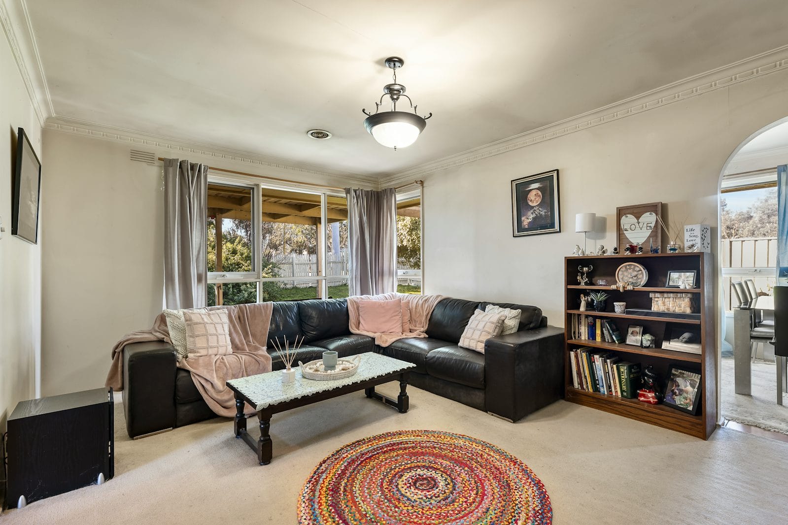 64 Holme Road, Ferntree Gully — listing photograph 3