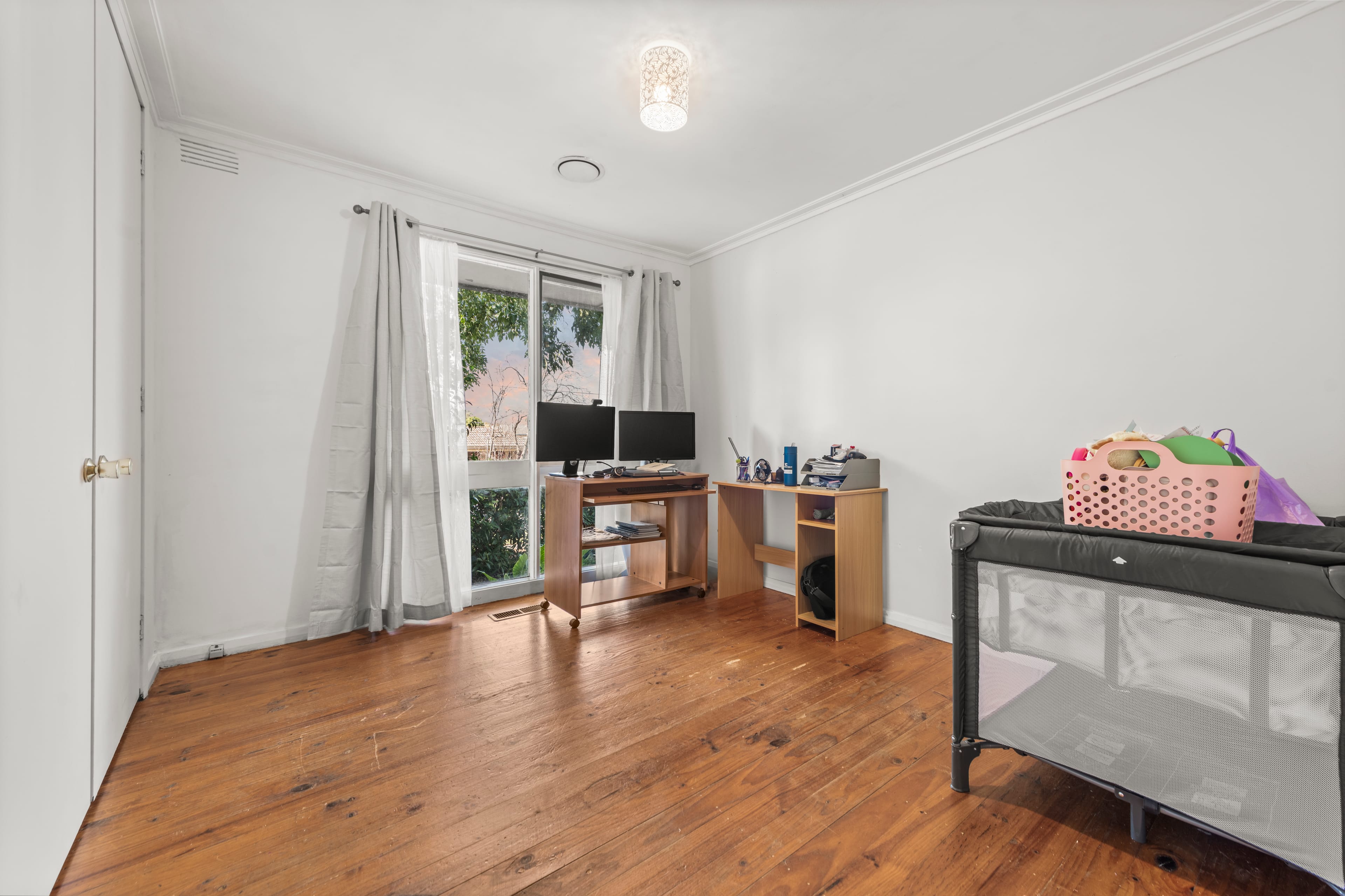 16 Tunbridge Way, Ferntree Gully — listing photograph 14