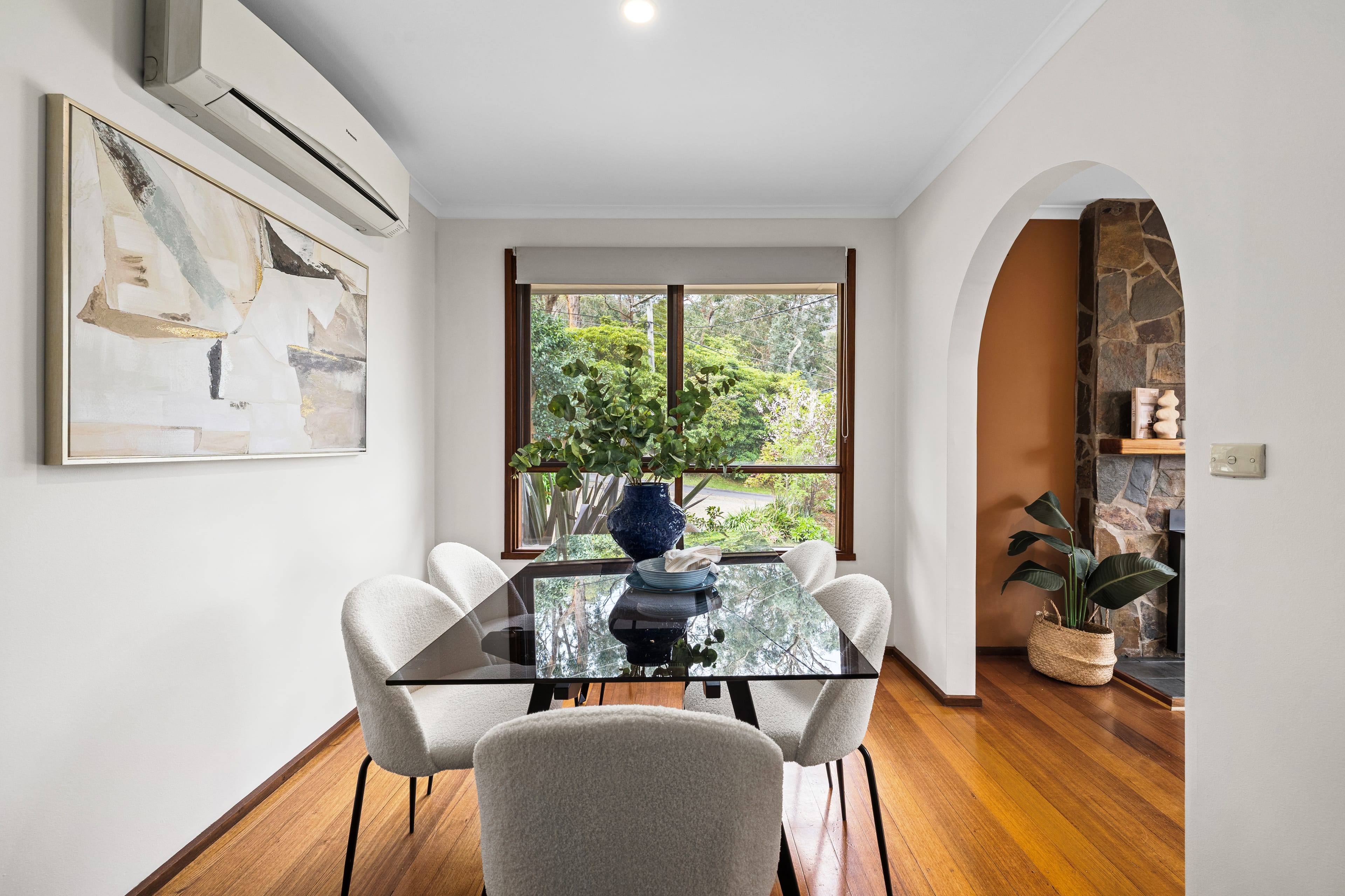 27 Joan Avenue, Ferntree Gully — listing photograph 9