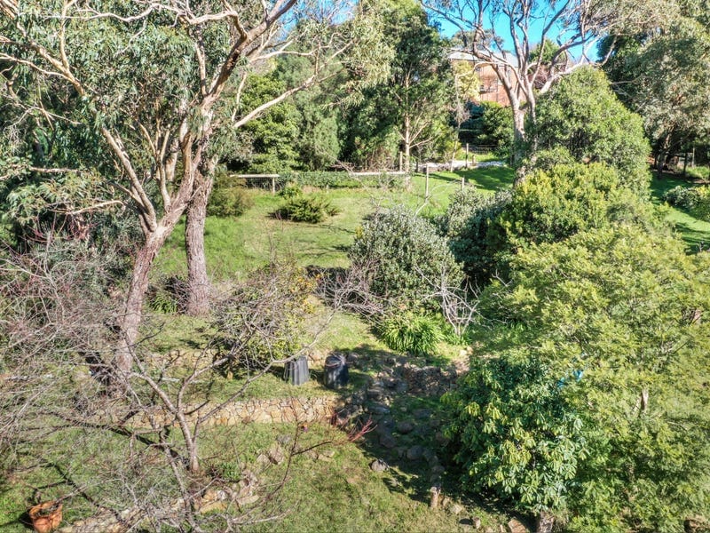 24 Bates Avenue, Upper Ferntree Gully — listing photograph 18