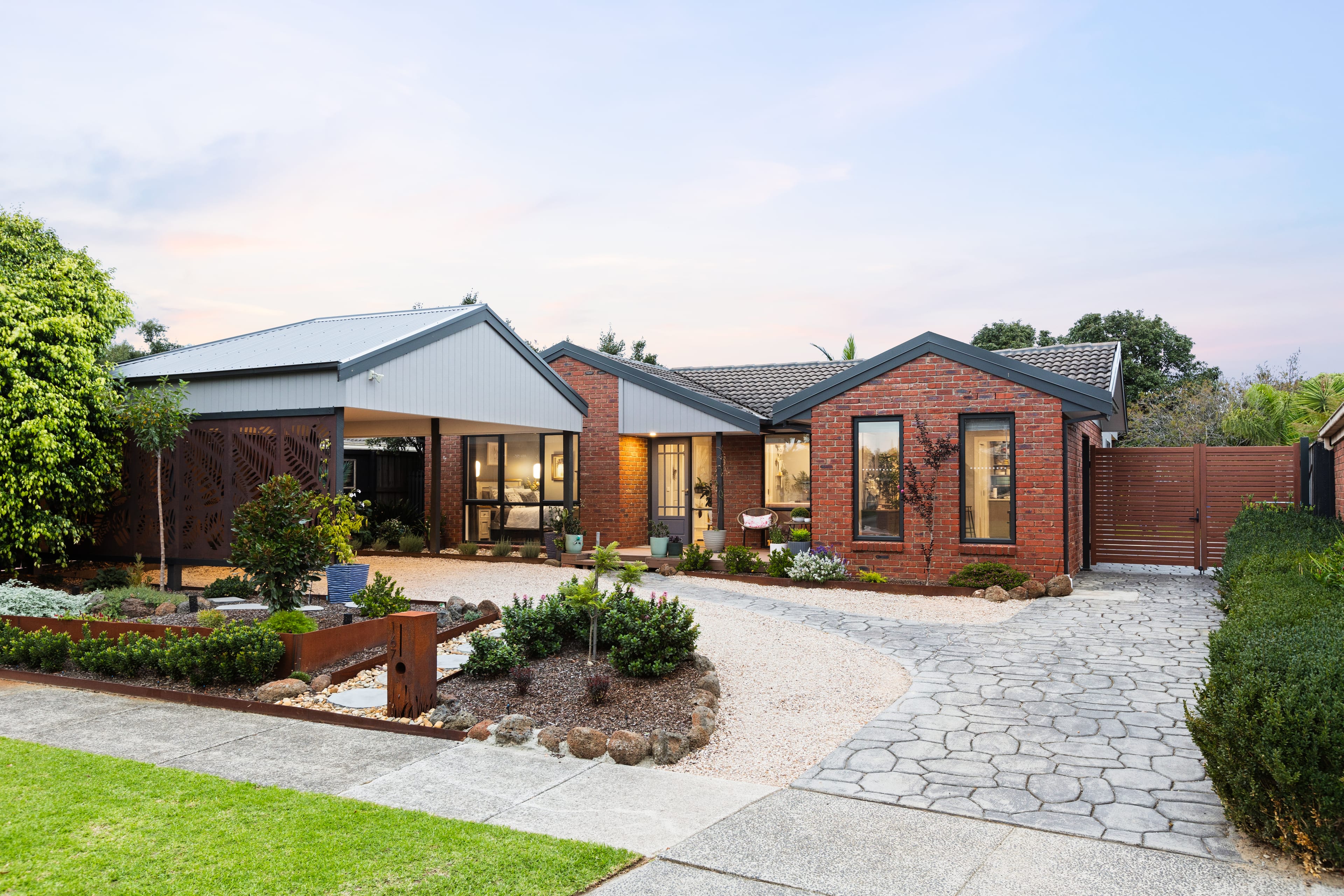 167 Windermere Drive, Ferntree Gully — listing photograph 2
