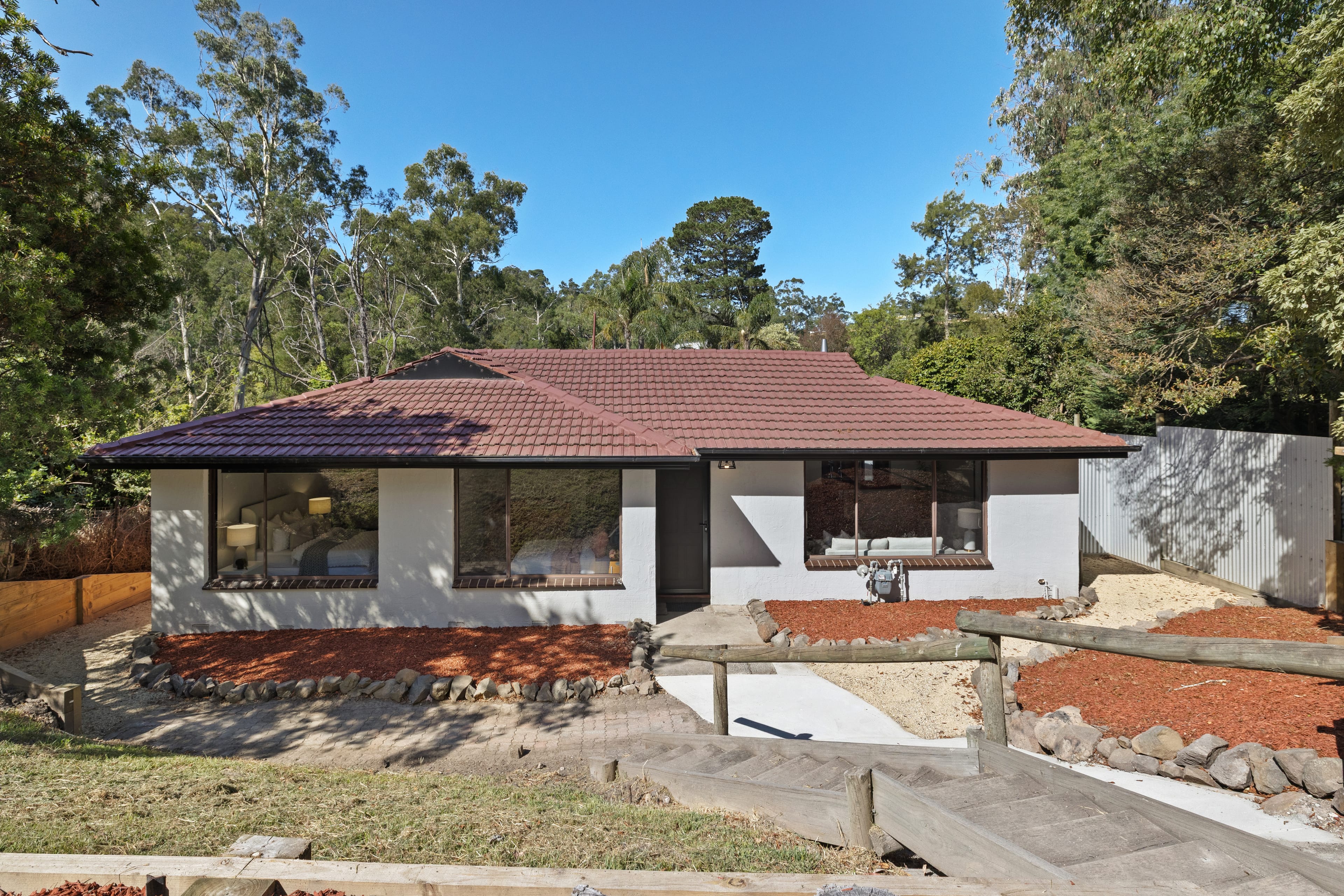 256 Mt Morton Road, Belgrave — listing photograph 2