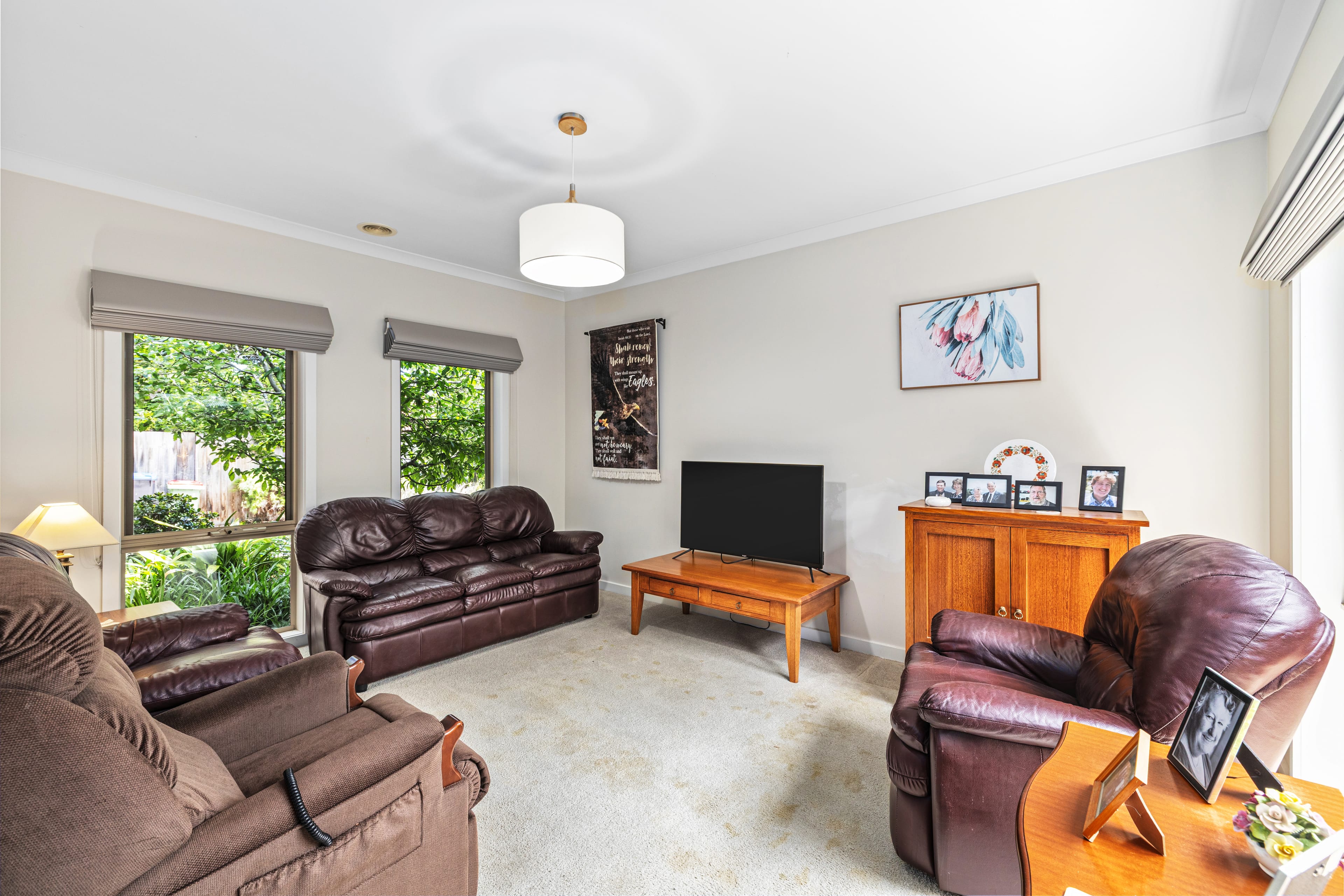 2/17 Renwick Road, Ferntree Gully — listing photograph 4