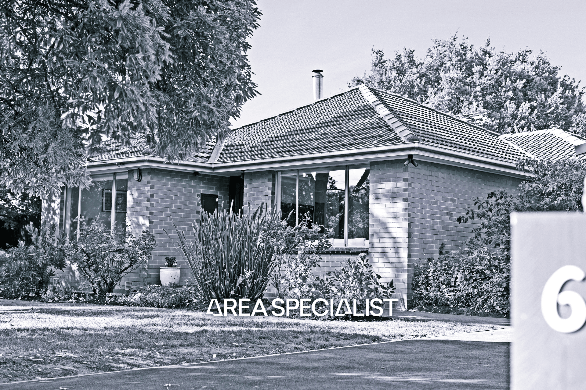 6 Beilby Close, Upper Ferntree Gully — listing photograph 1