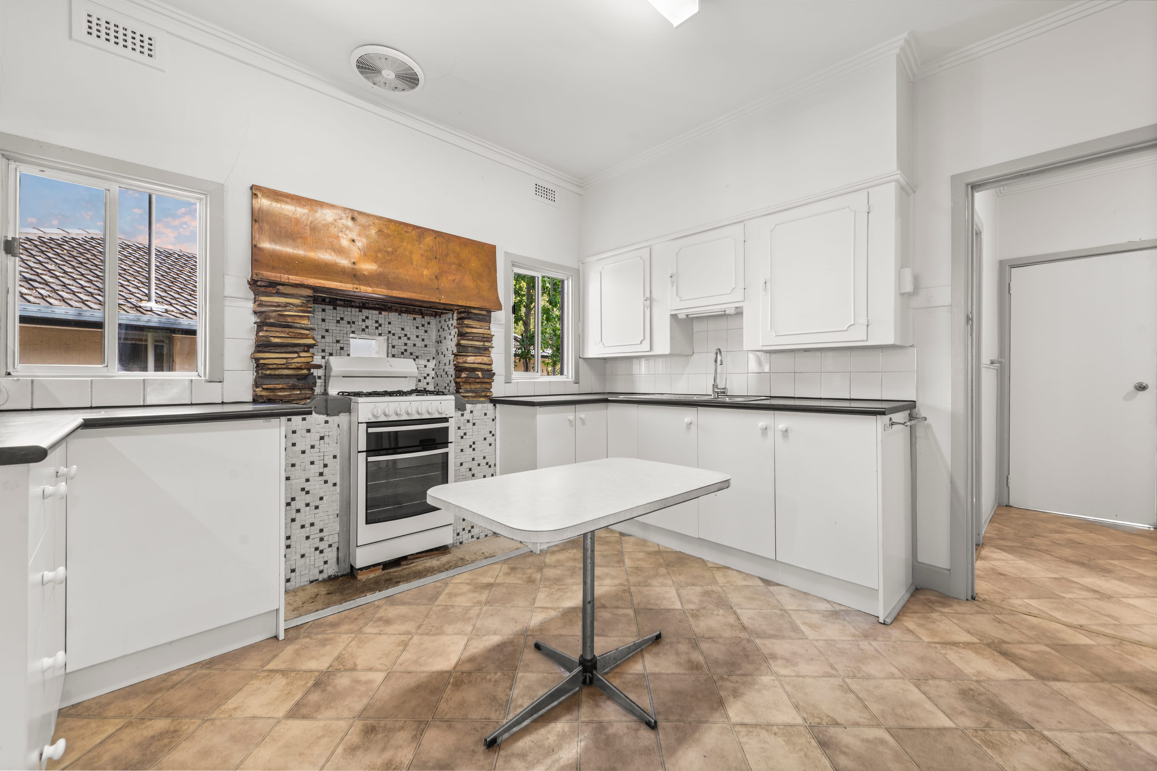 238 Scoresby Road, Boronia — listing photograph 8