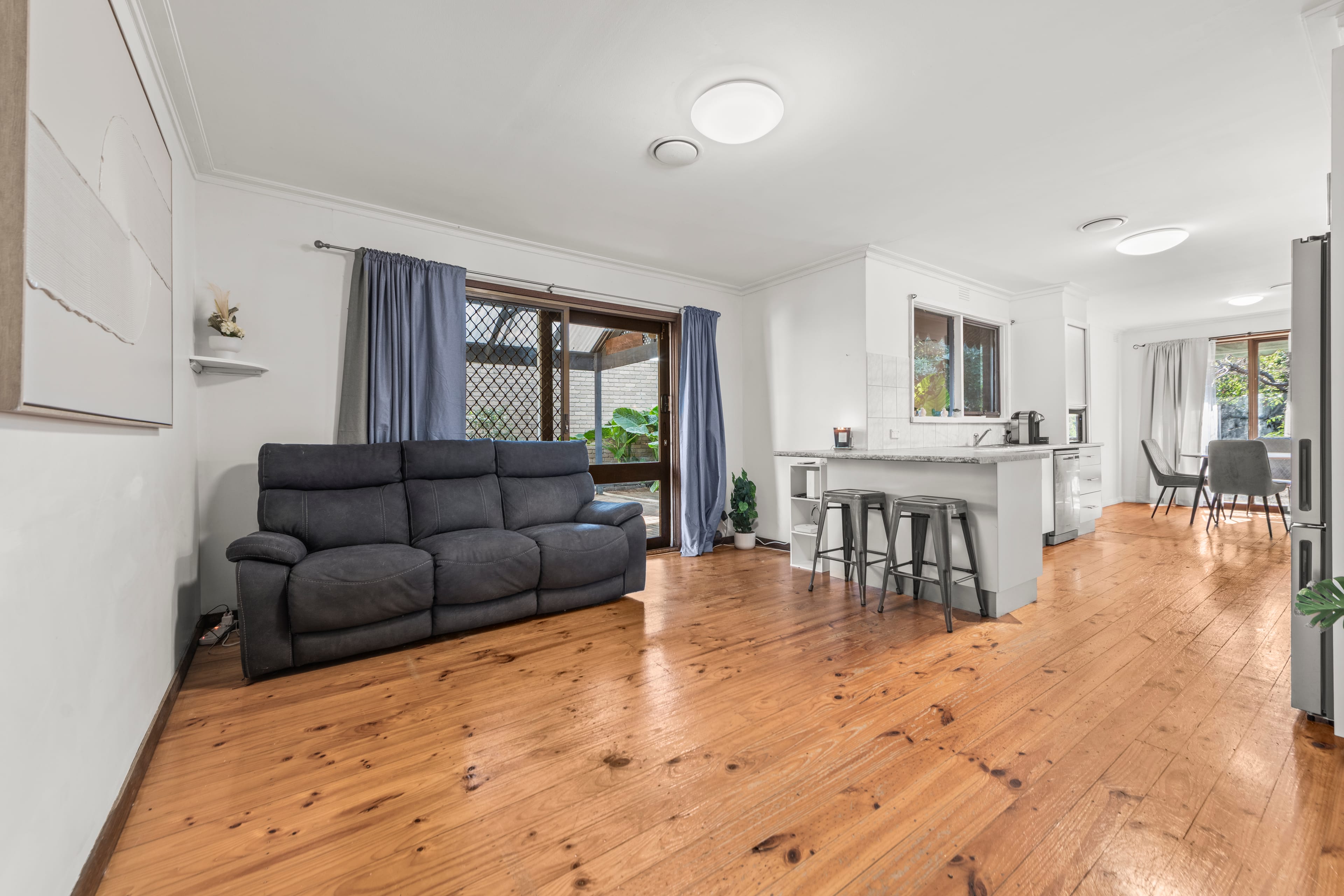 16 Tunbridge Way, Ferntree Gully — listing photograph 7