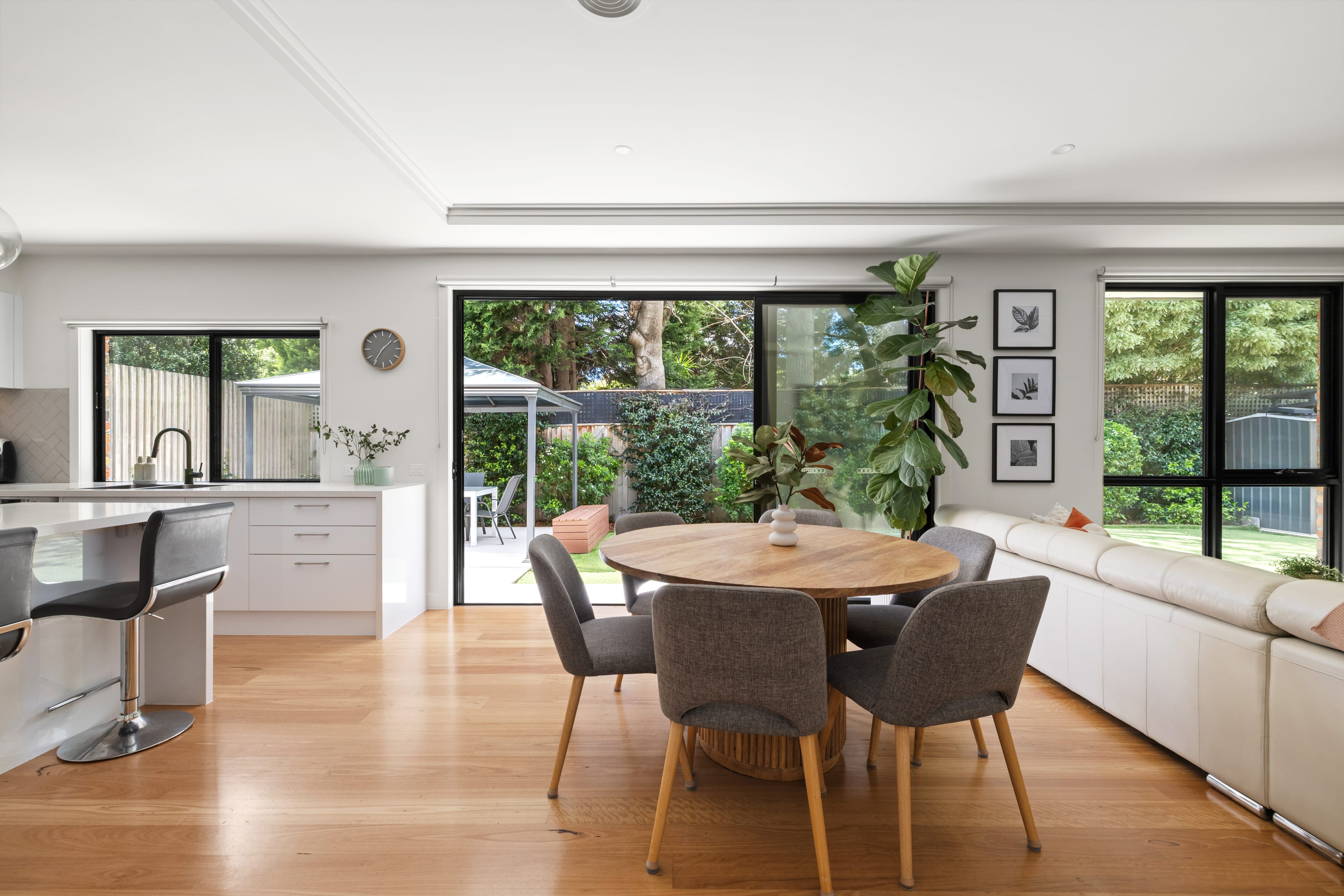2/25 Linda Crescent, Ferntree Gully — listing photograph 3