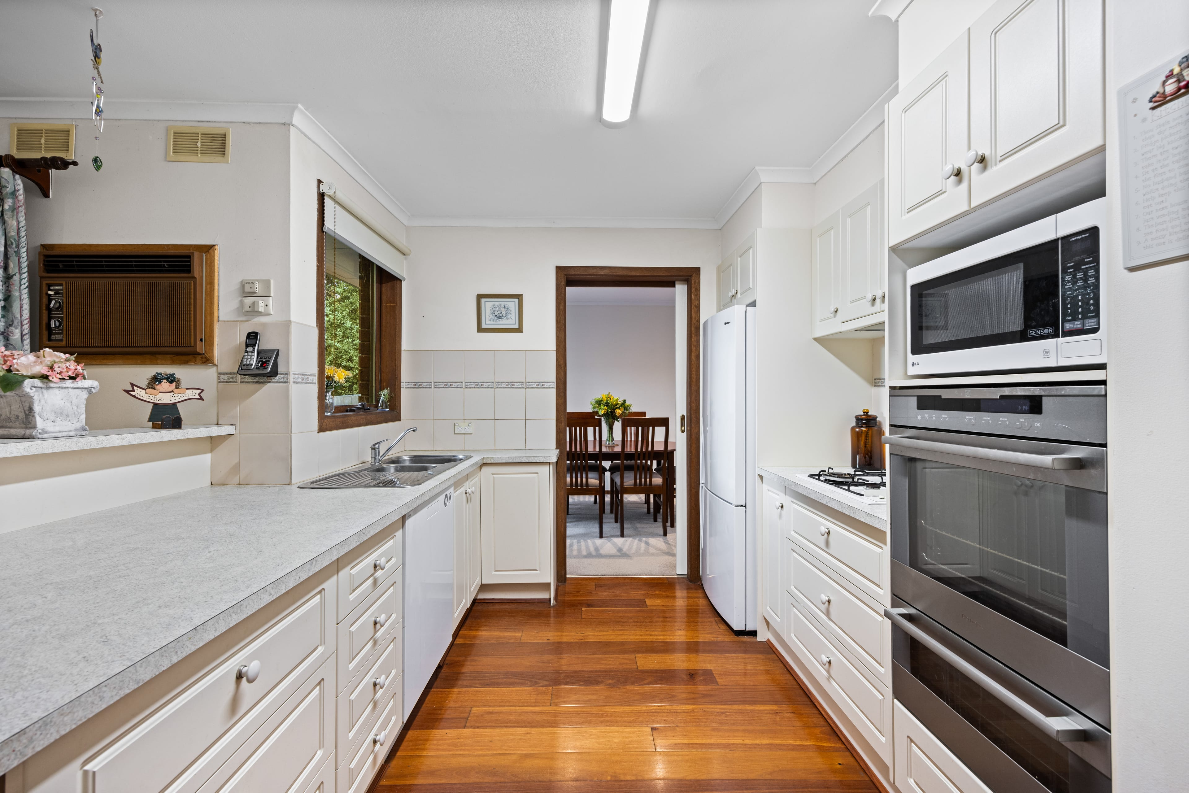 13 Catesby Court, Boronia — listing photograph 8