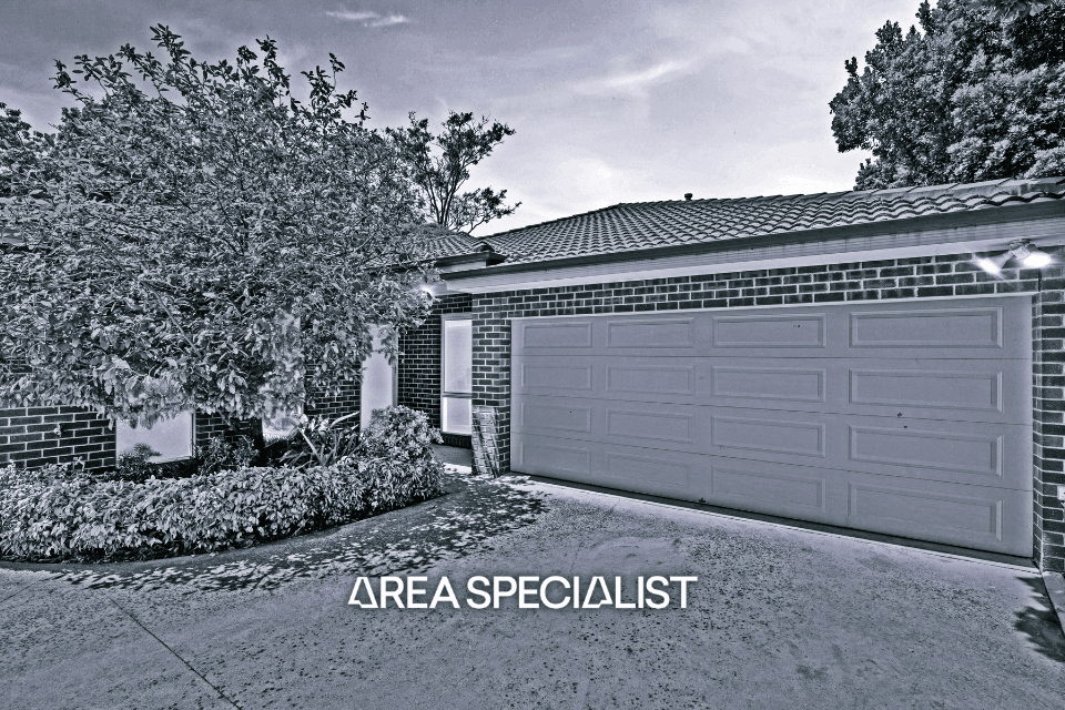 2/17 Renwick Road, Ferntree Gully — listing photograph 1