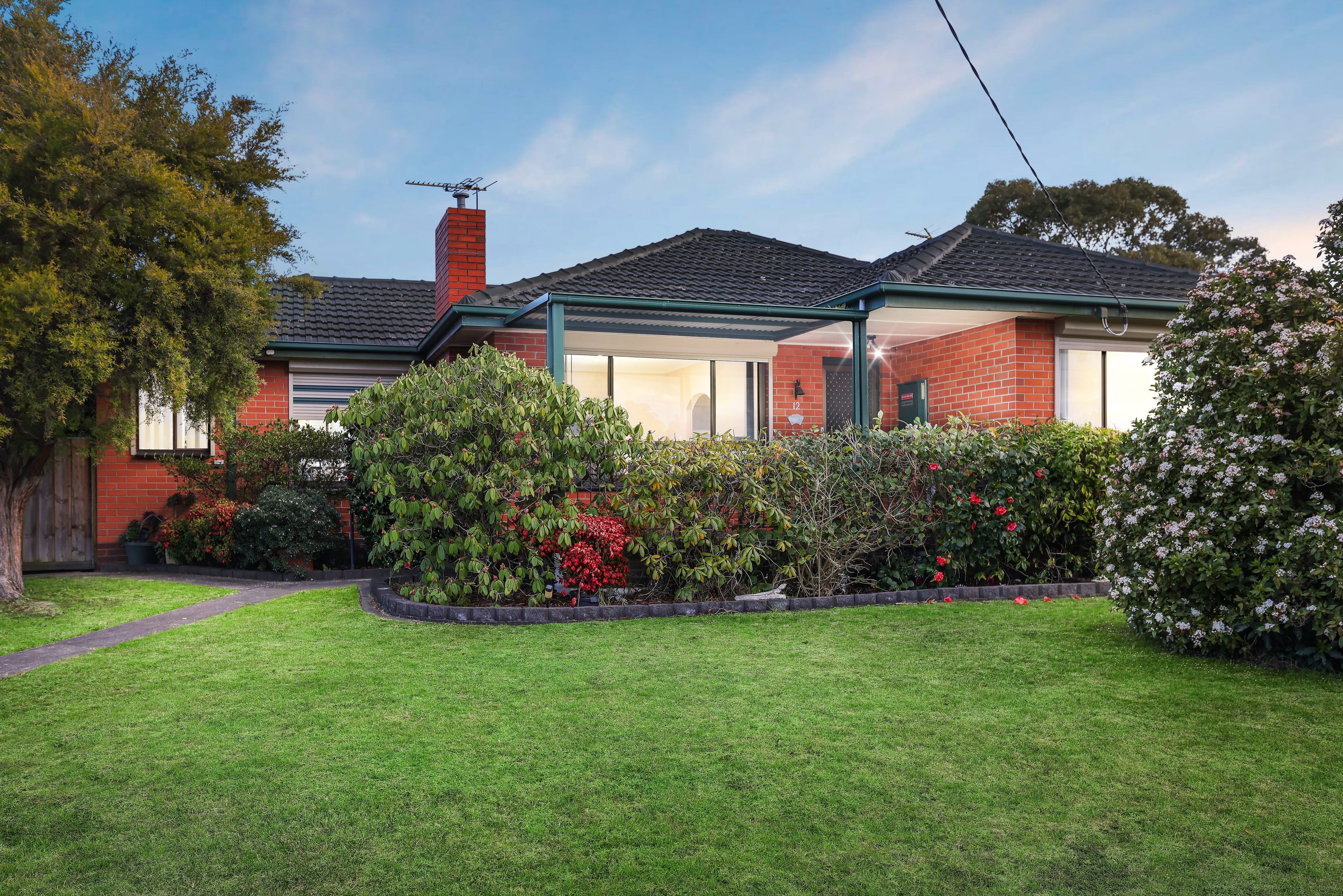 12 Rodney Street, Bayswater — listing photograph 2