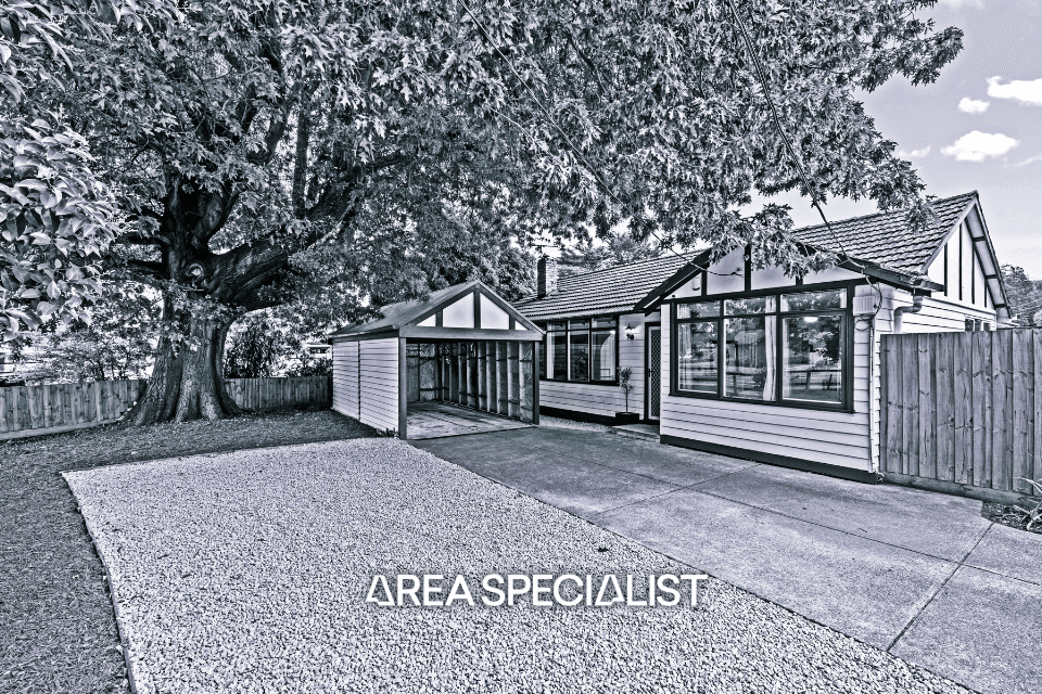 23 Glenfern Road, Ferntree Gully — listing photograph 1