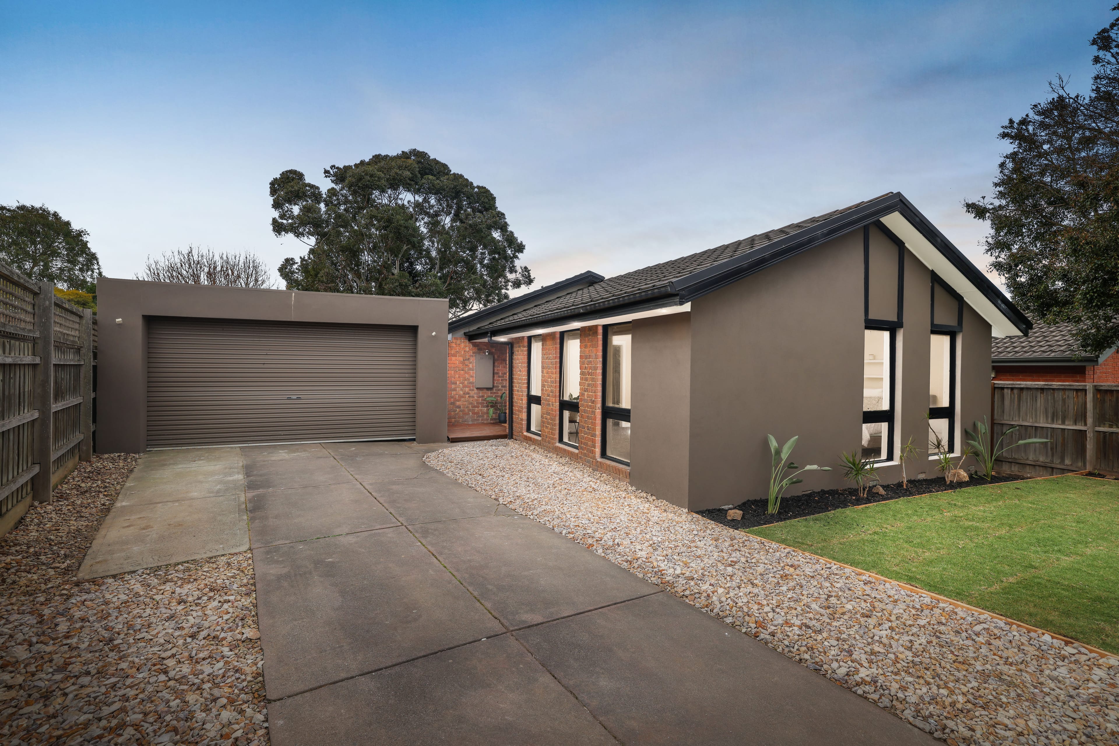 56 Borg Crescent, Scoresby — listing photograph 2