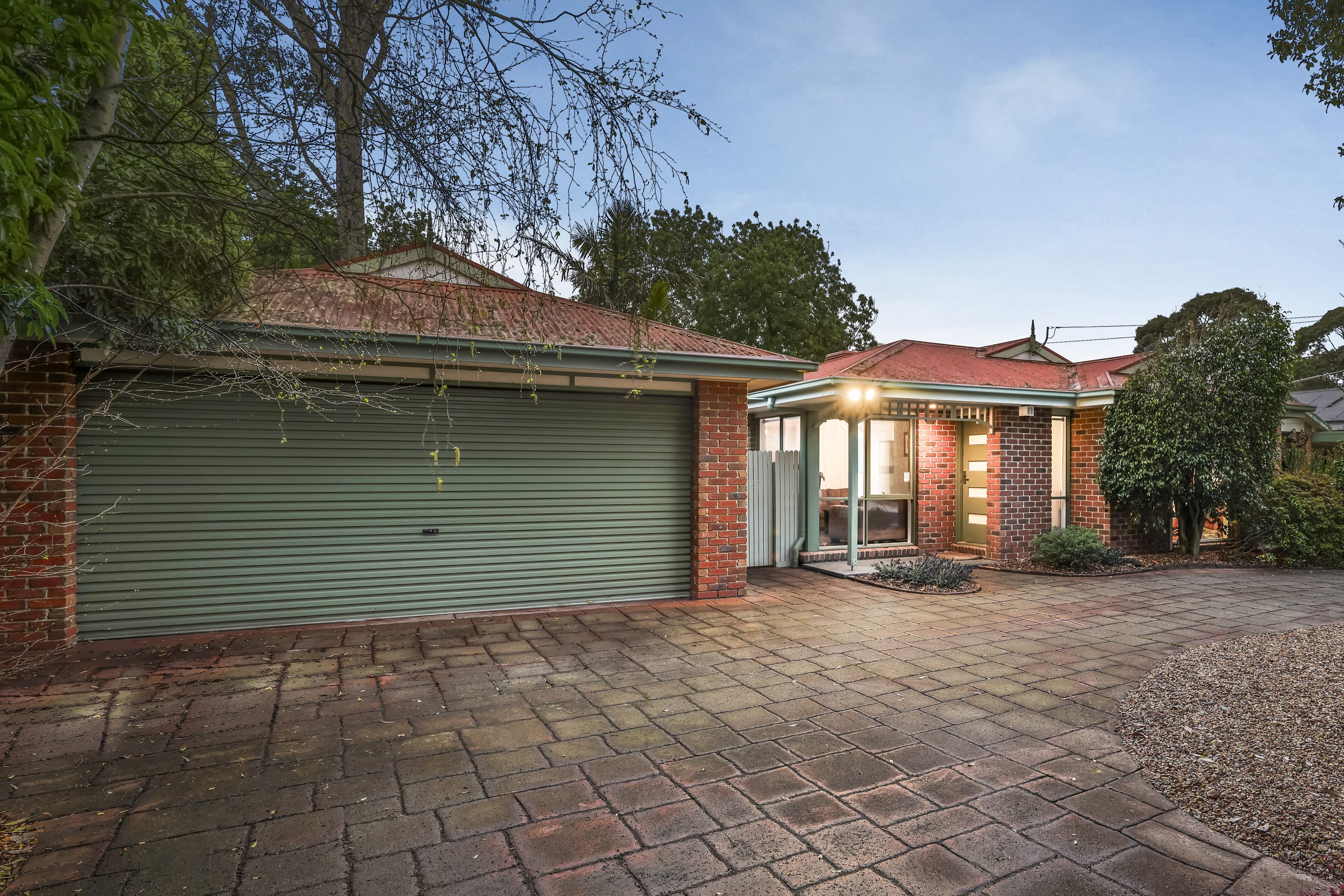 18 Ramsay Street, Bayswater North — listing photograph 22