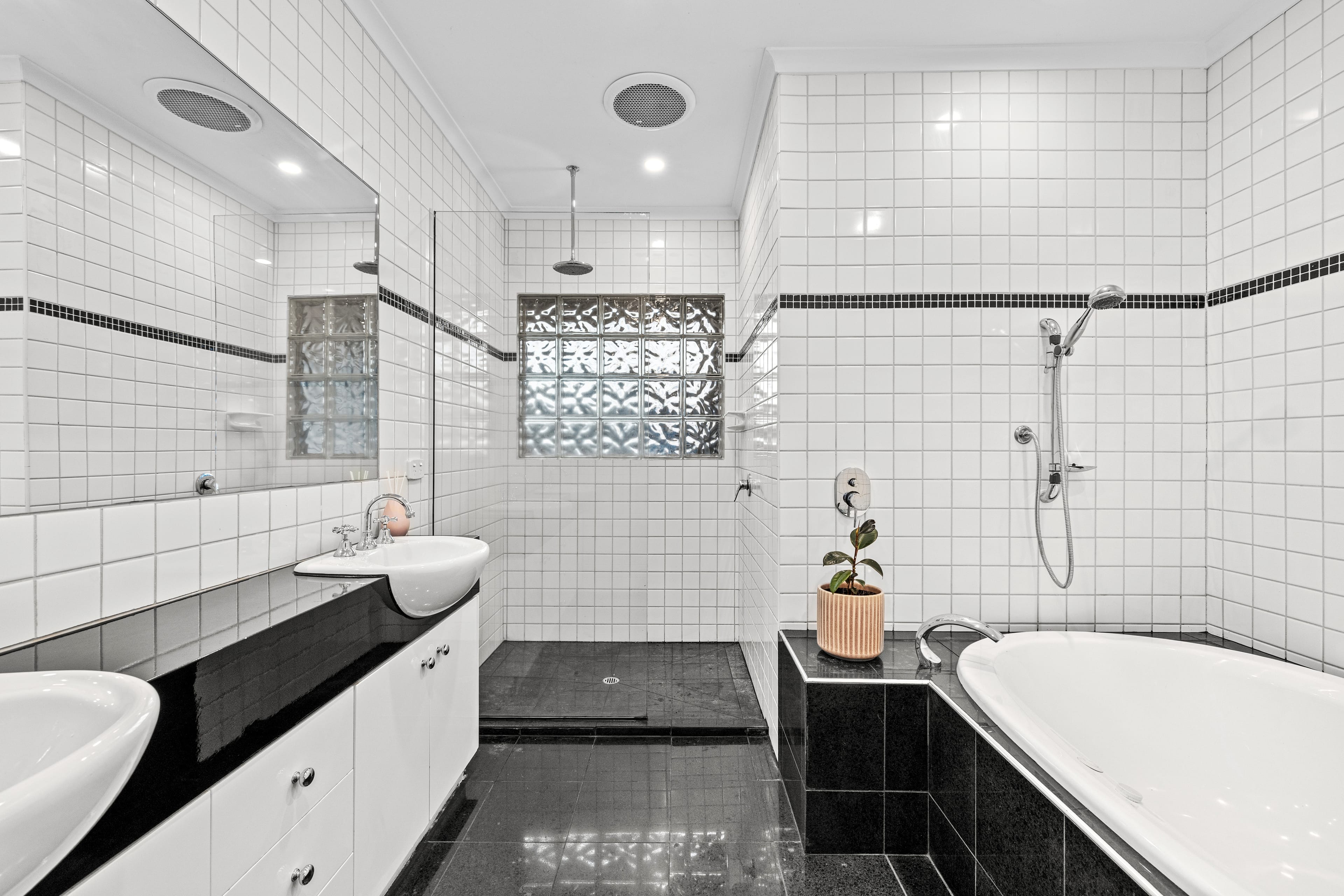 30 Mercia Avenue, The Basin — listing photograph 17