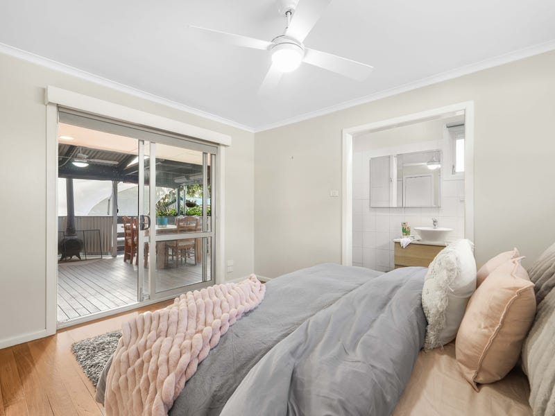 24 Merricks Close, Ferntree Gully — listing photograph 8