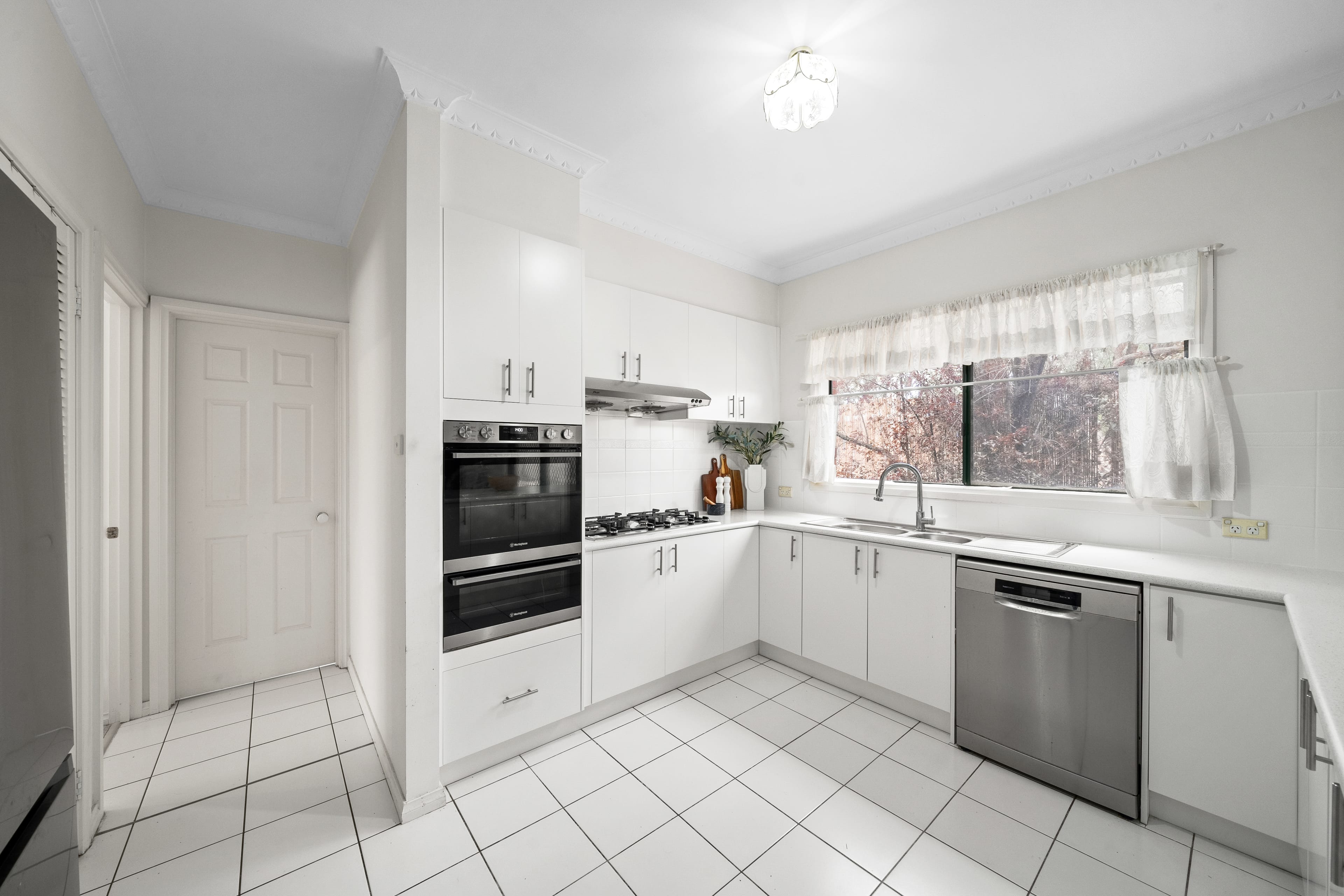 8 Cassinia Close, Knoxfield — listing photograph 8