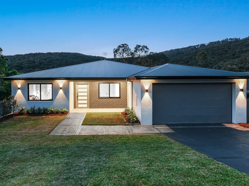 13 Ferny Creek Avenue, Upper Ferntree Gully — listing photograph 2