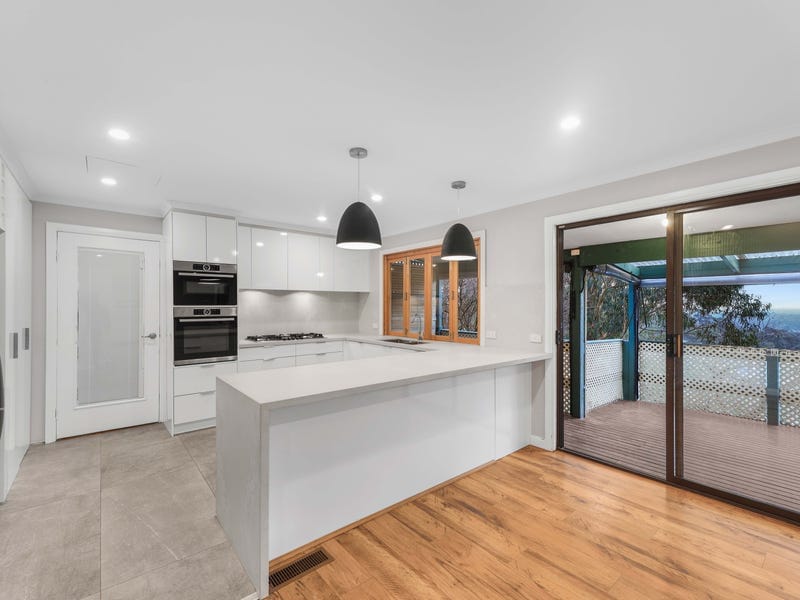 17 Jones Avenue, Upper Ferntree Gully — listing photograph 2