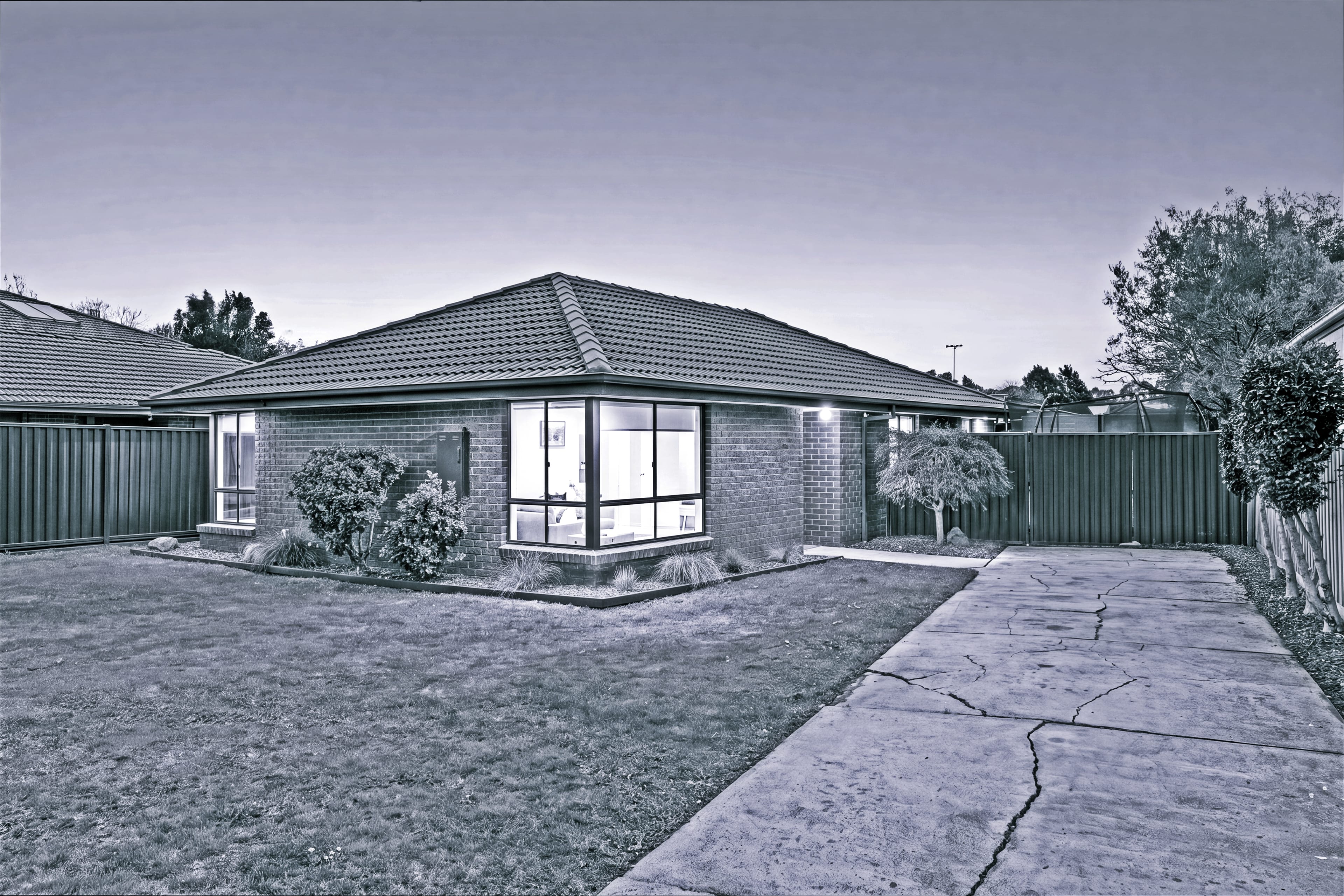 18 Melaleuca Court, Rowville — listing photograph 1