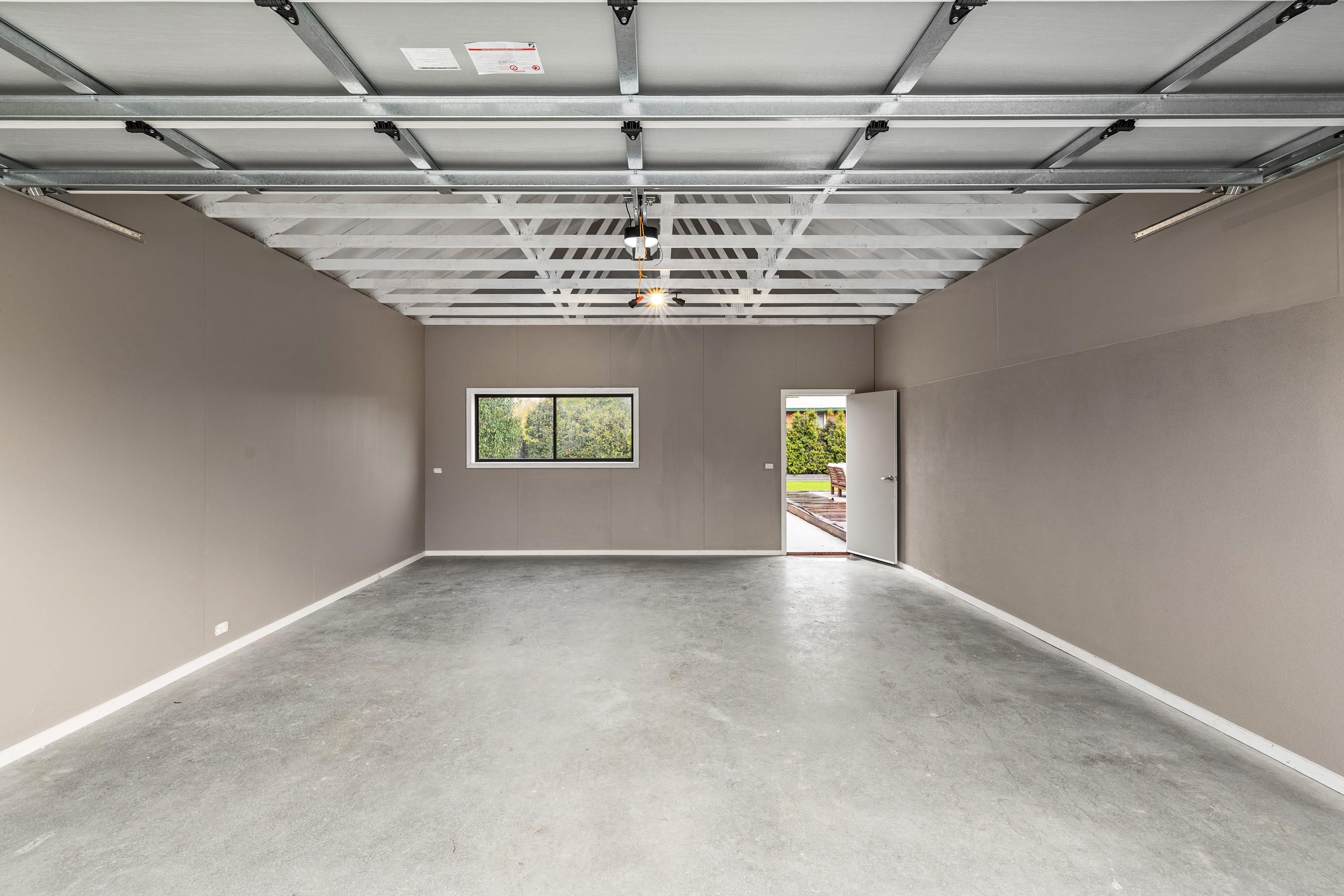 147 Windermere Drive, Ferntree Gully — listing photograph 27