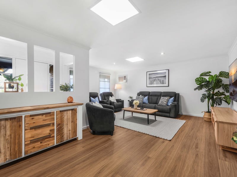 8 Avonwood Close, Wantirna South — listing photograph 4