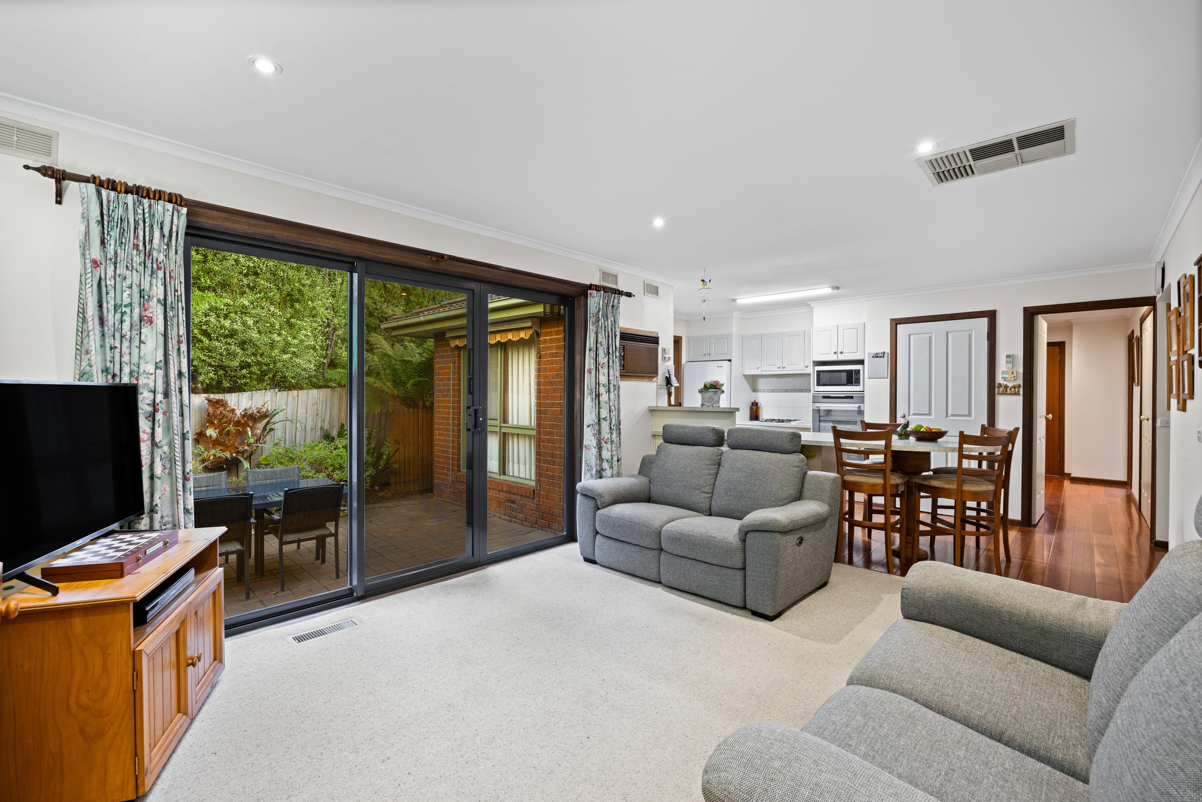 13 Catesby Court, Boronia — listing photograph 11