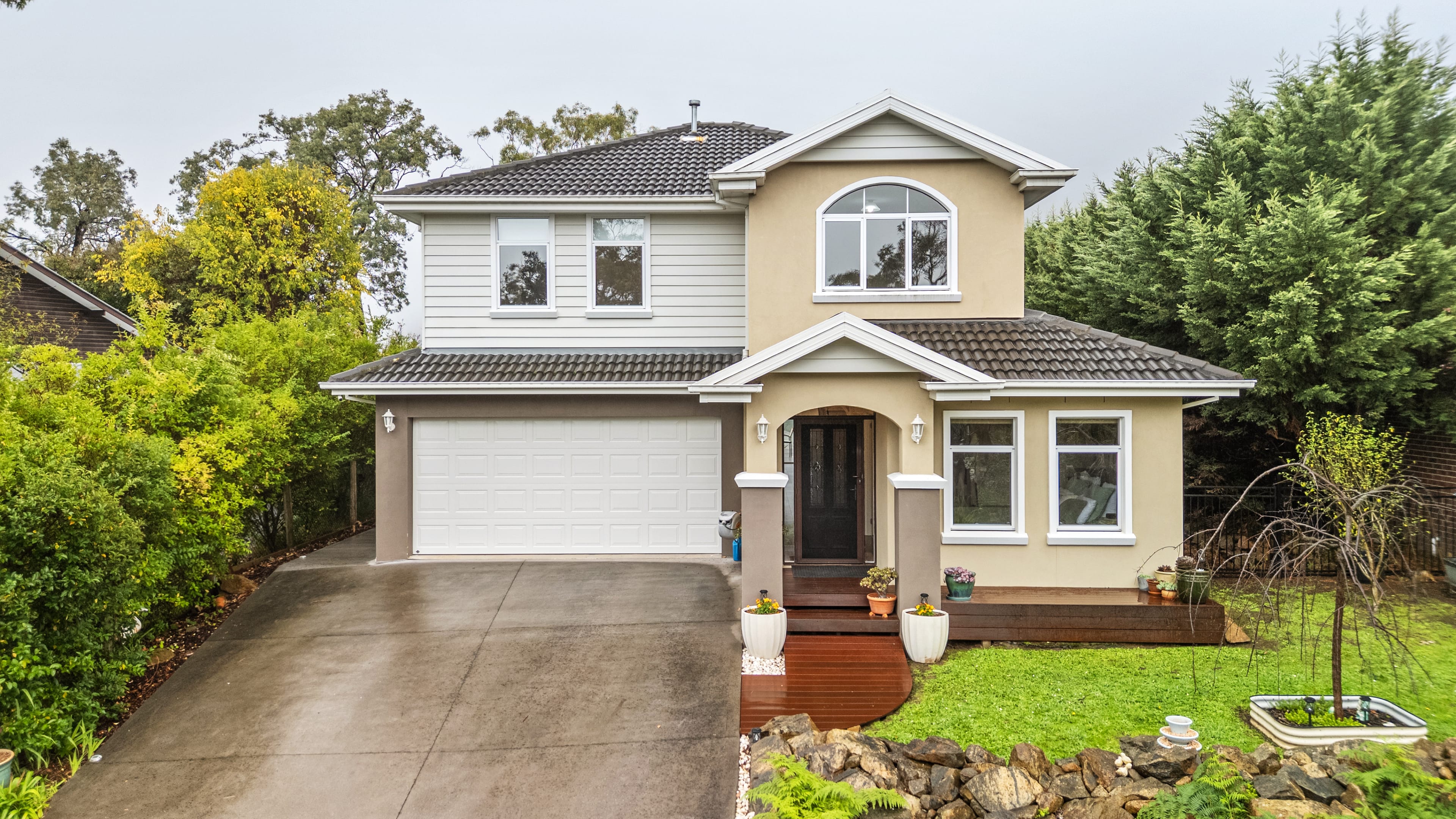 11 Baldwin Avenue, Upper Ferntree Gully — listing photograph 1