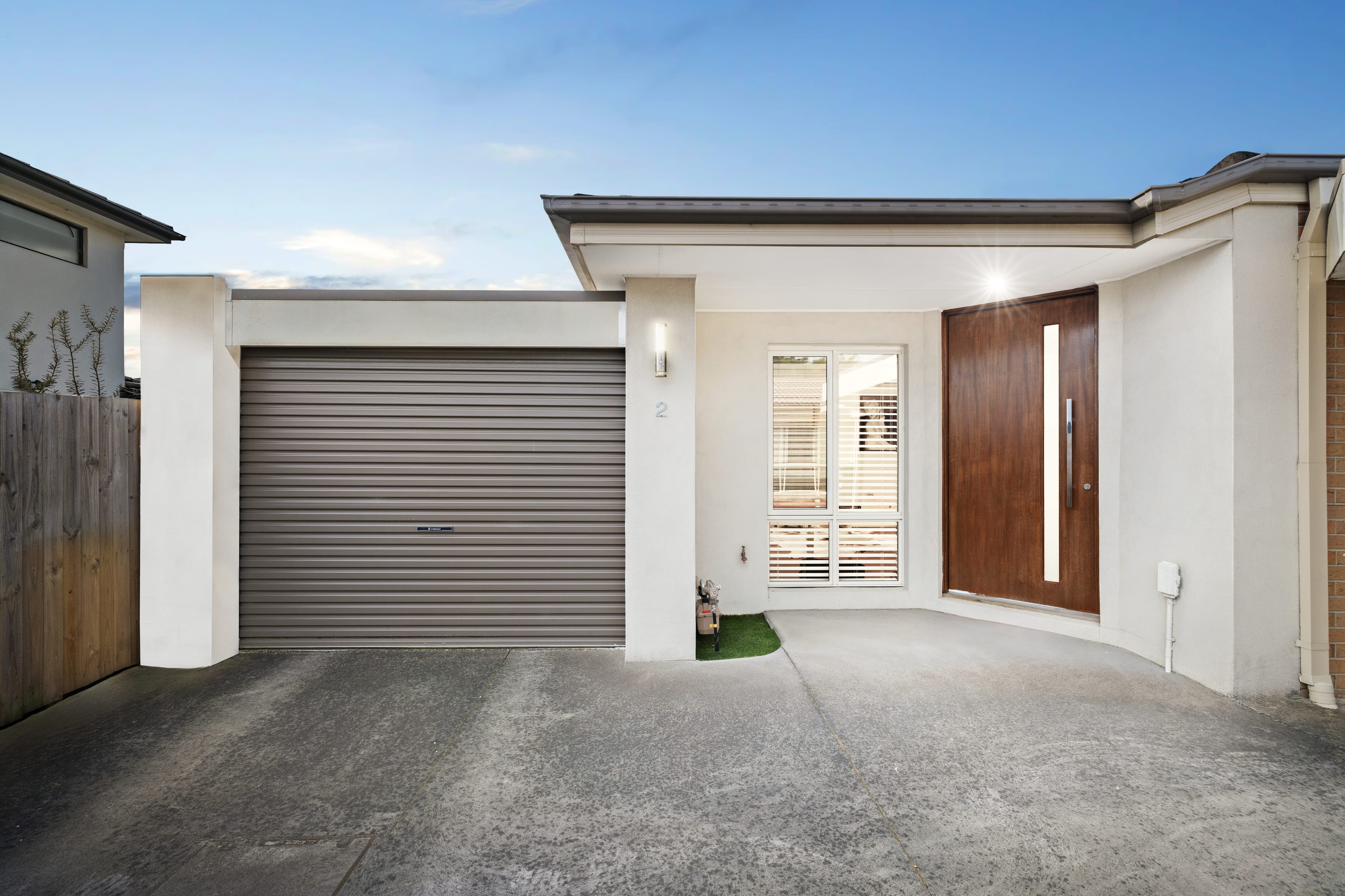 2/2 Reeve Place, Rowville — listing photograph 2