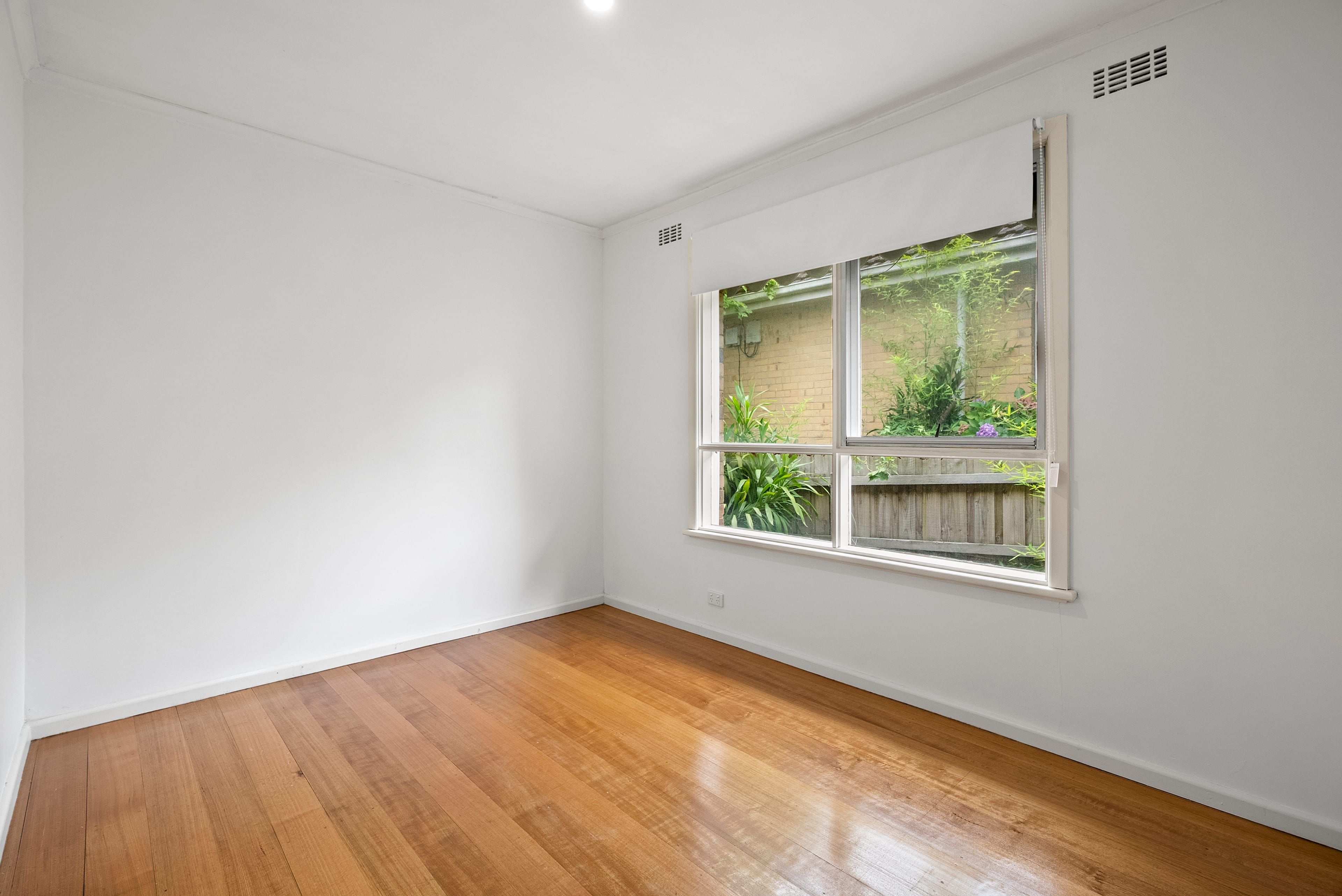 9 Bolac Street, Bayswater — listing photograph 7