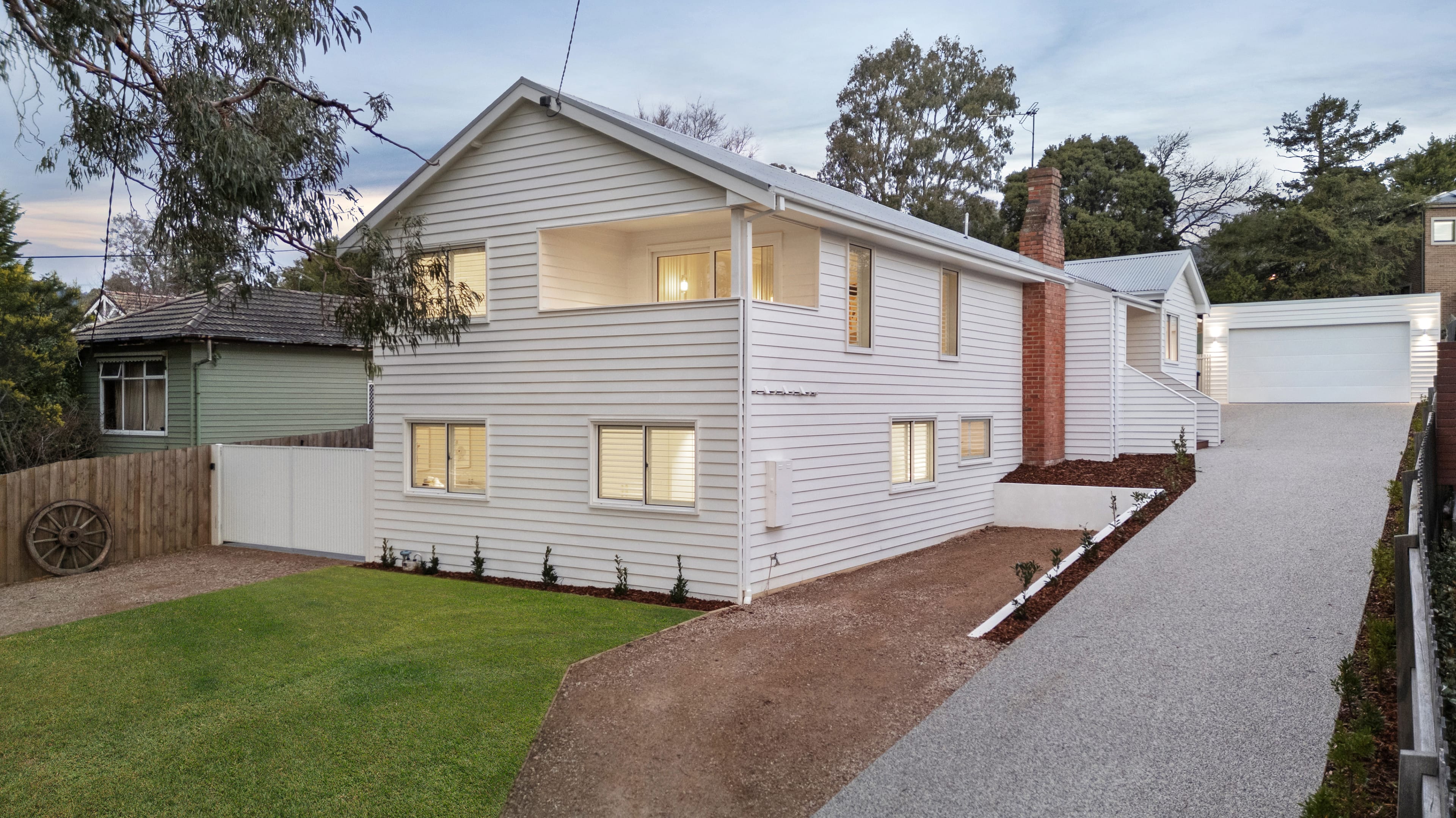49 Blackwood Park Road, Ferntree Gully — listing photograph 2