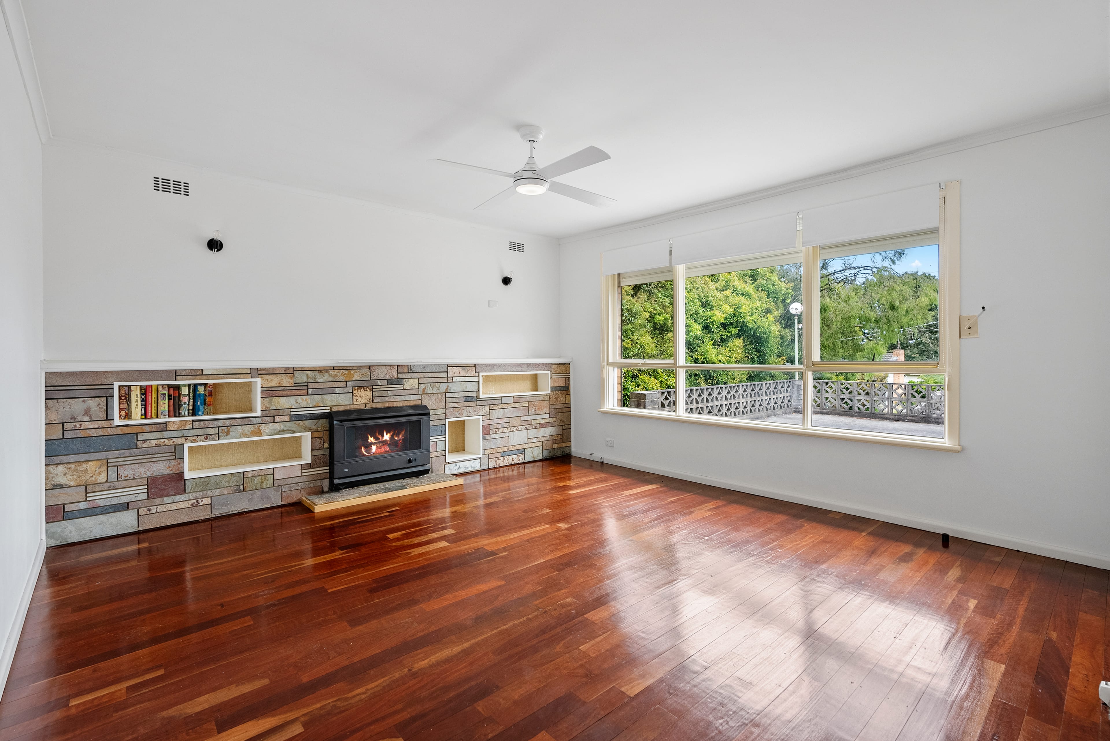 9 Bolac Street, Bayswater — listing photograph 5
