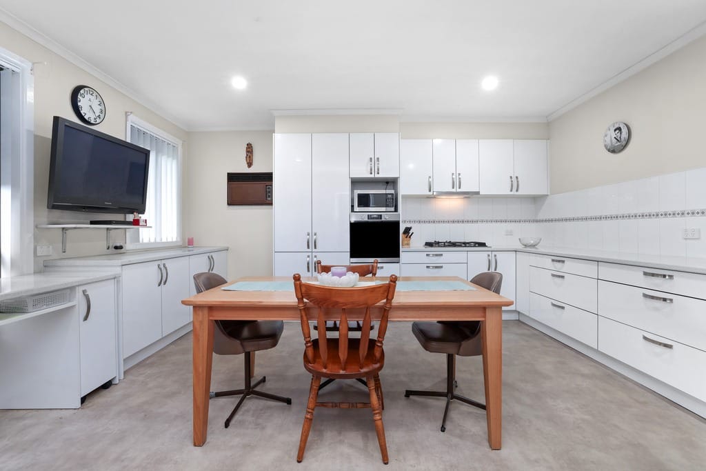 12 Rodney Street, Bayswater — listing photograph 4