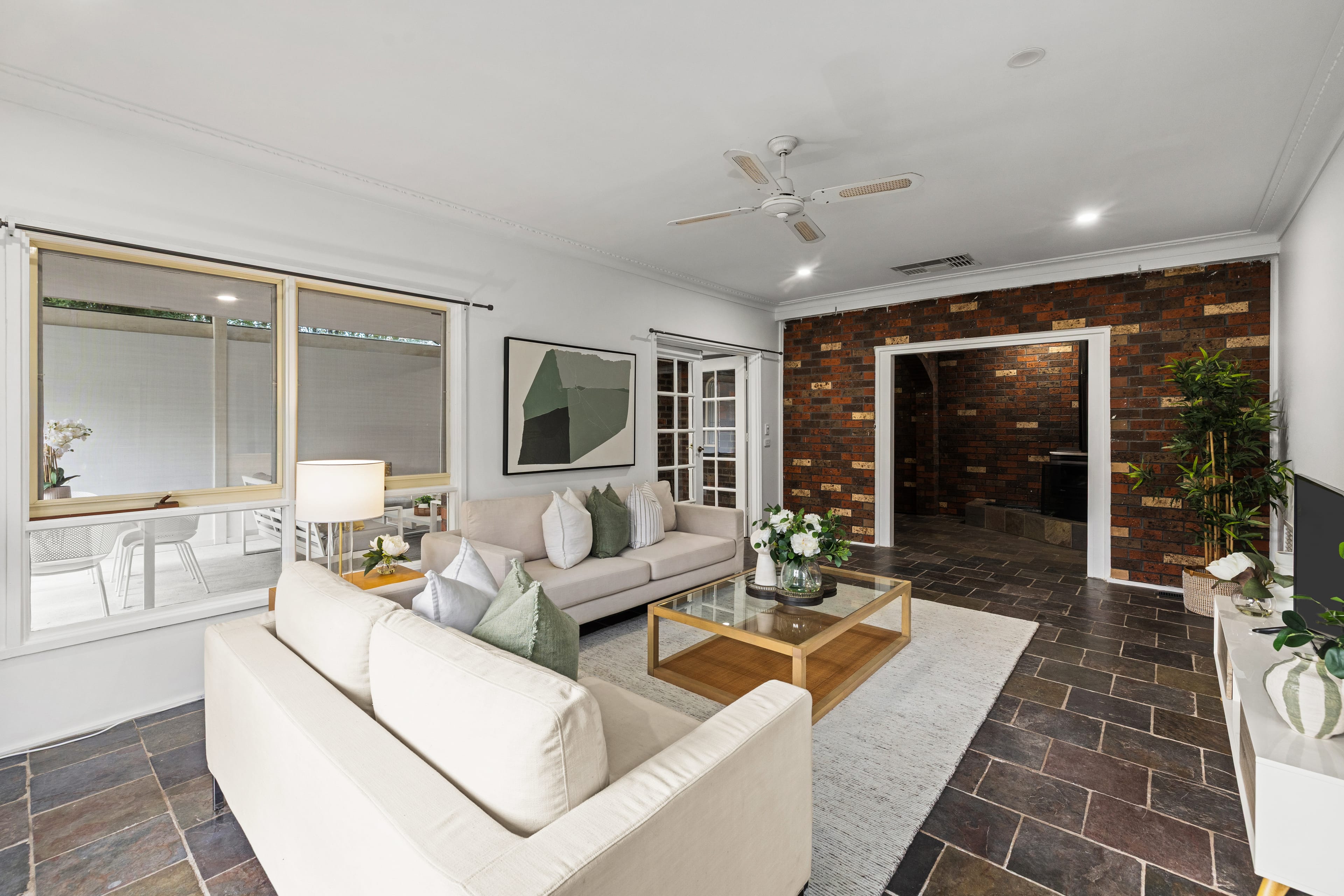 28 Renwick Road, Ferntree Gully — listing photograph 9