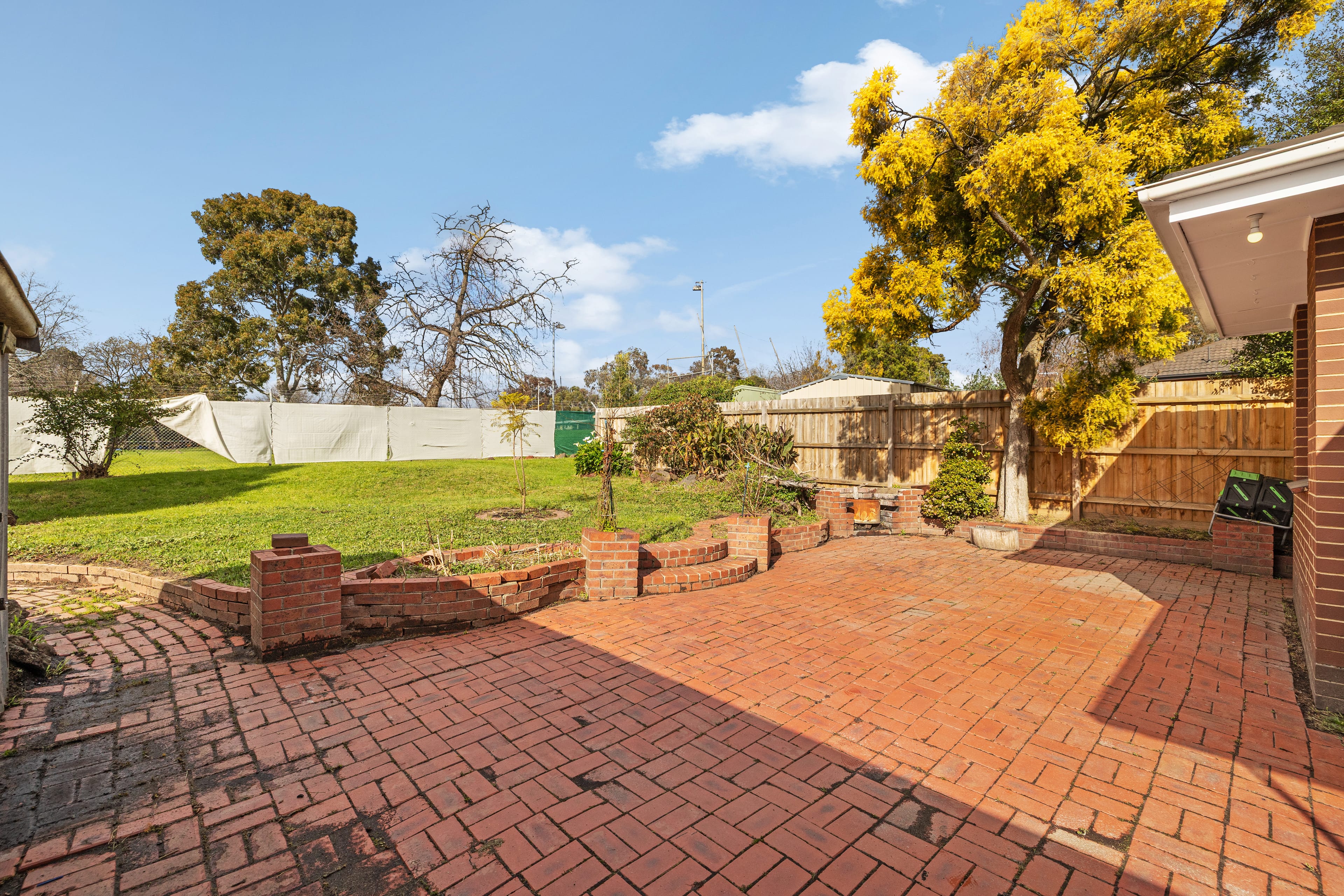 9 Enfield Drive, Bayswater — listing photograph 16
