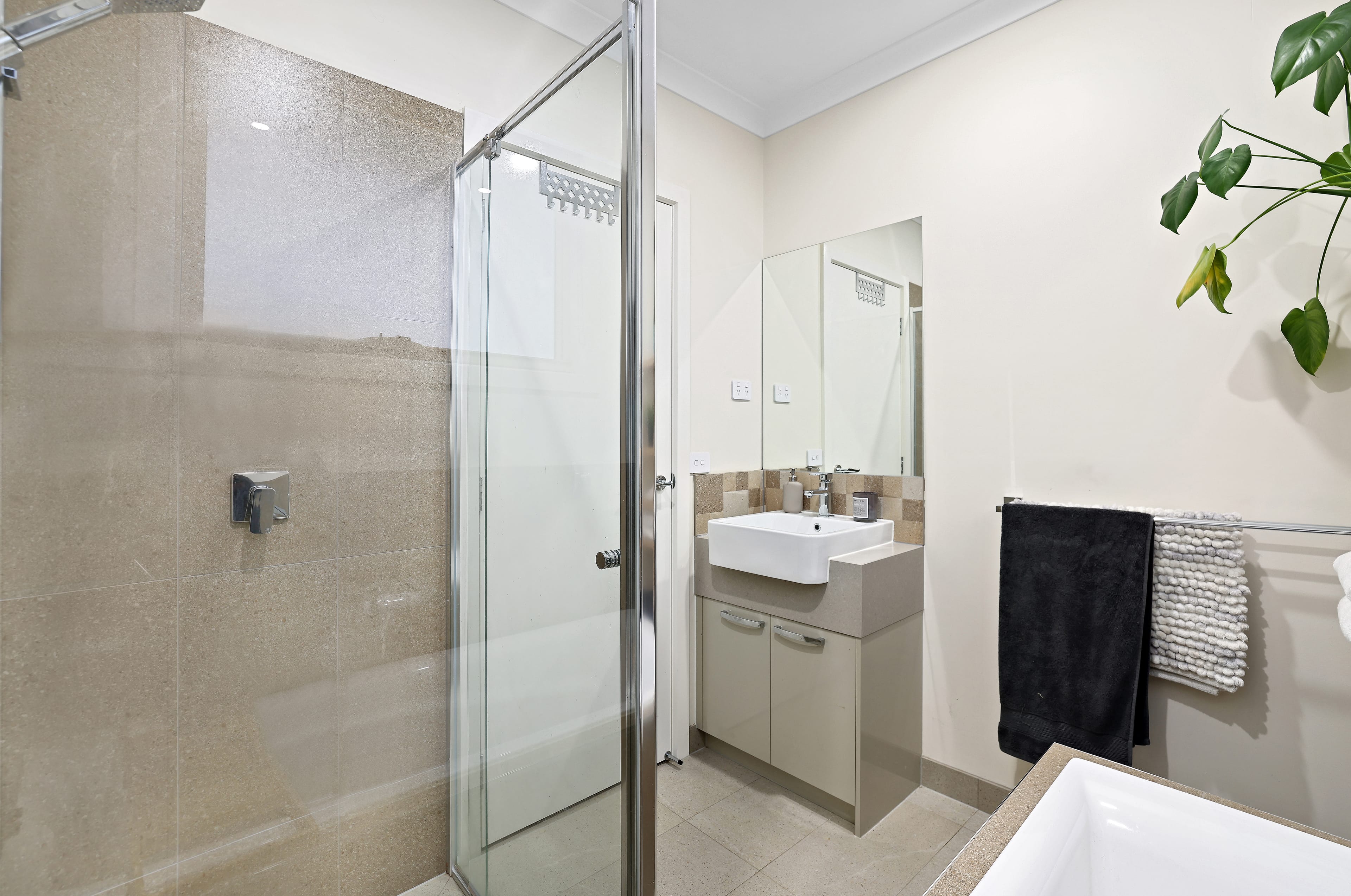 749 Burwood Highway, Ferntree Gully — listing photograph 9